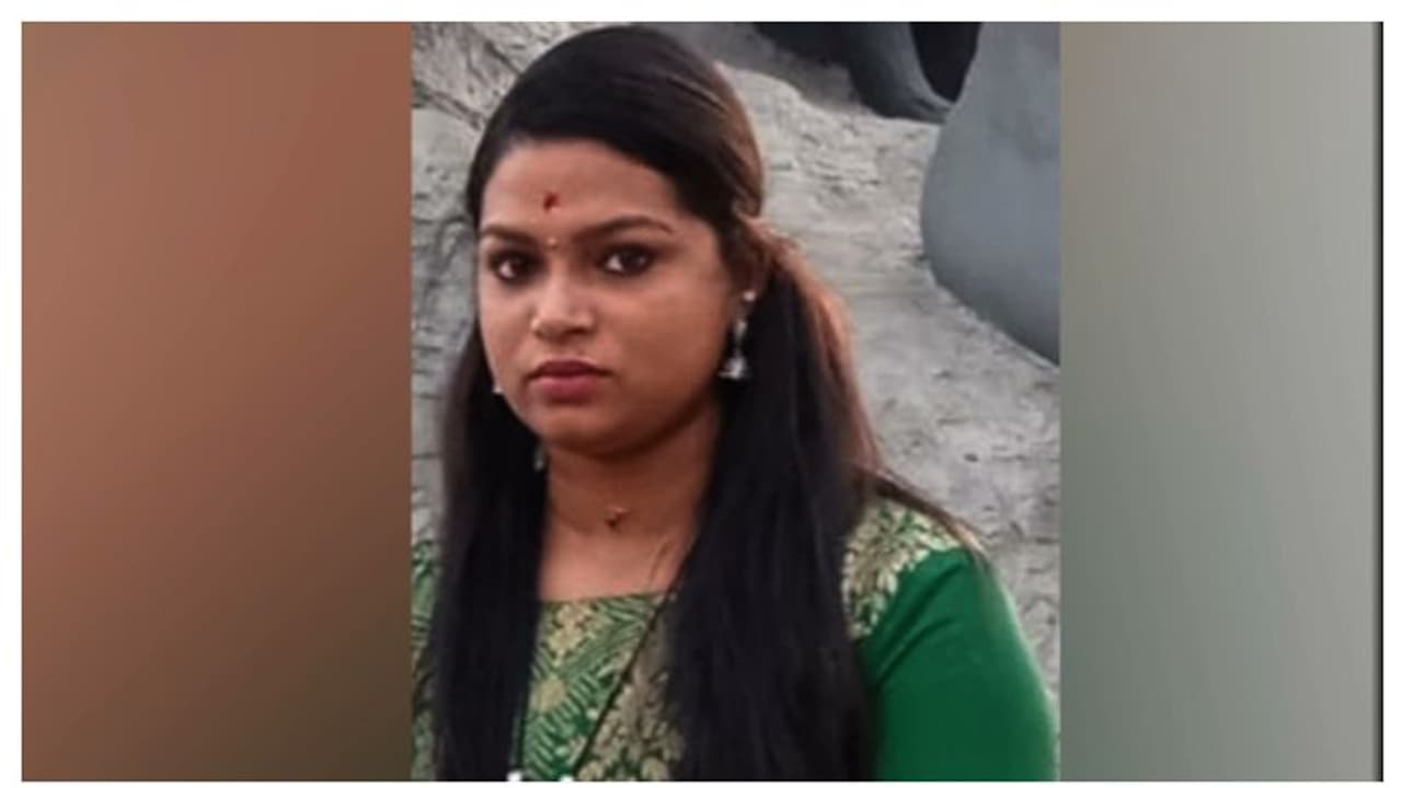 ചോരയിൽ കുളിച്ച നിലയിൽ വീട്ടമ്മ, ഭർത്താവ് പൊലീസ് കസ്റ്റഡിയിൽ; ദുരൂഹത