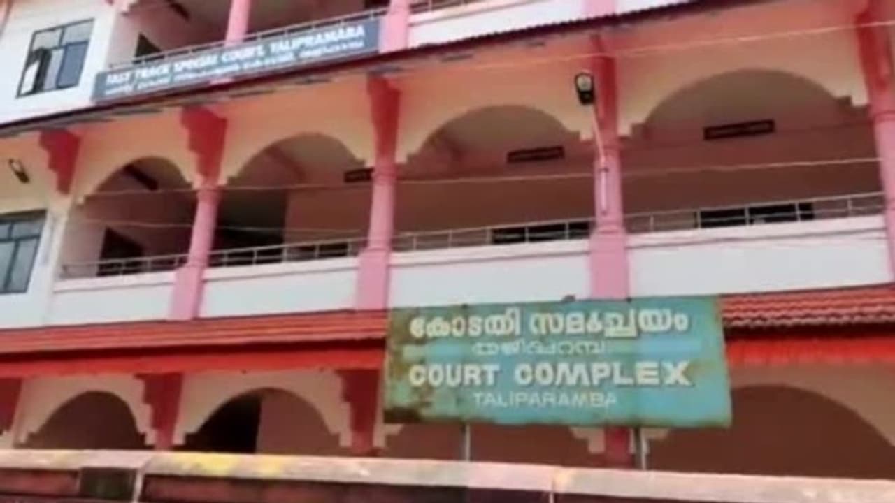 തനിച്ച് താമസിക്കുന്ന വിധവയെ വീട്ടിൽ കയറി പീഡിപ്പിച്ച കേസ്: പ്രതിക്ക് 19 വർഷം തടവും 1.75 ലക്ഷം പിഴയും ശിക്ഷ തനിച്ച് താമസിക്കുന്ന വിധവയെ വീട്ടിൽ കയറി പീഡിപ്പിച്ച കേസ്: പ്രതിക്ക് 19 വർഷം തടവും 1.75 ലക്ഷം പിഴയും ശിക്ഷ