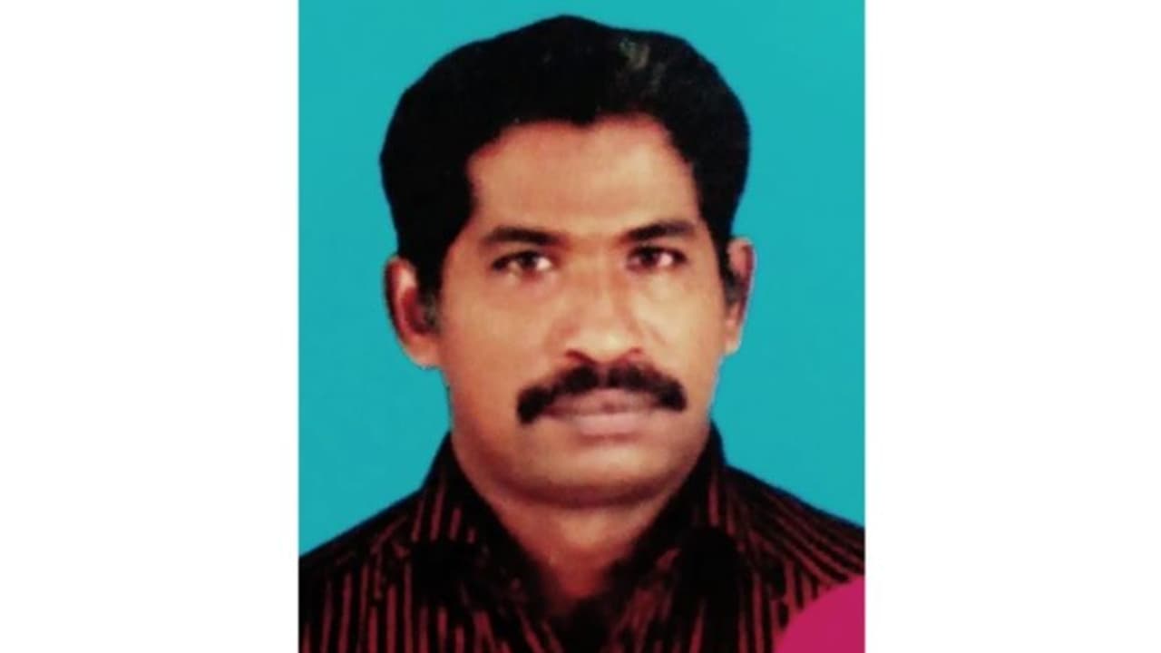 പ്രവാസി മലയാളി താമസ സ്ഥലത്തുവെച്ച് വൈദ്യുതാഘാതമേറ്റ് മരിച്ചു പ്രവാസി മലയാളി താമസ സ്ഥലത്തുവെച്ച് വൈദ്യുതാഘാതമേറ്റ് മരിച്ചു