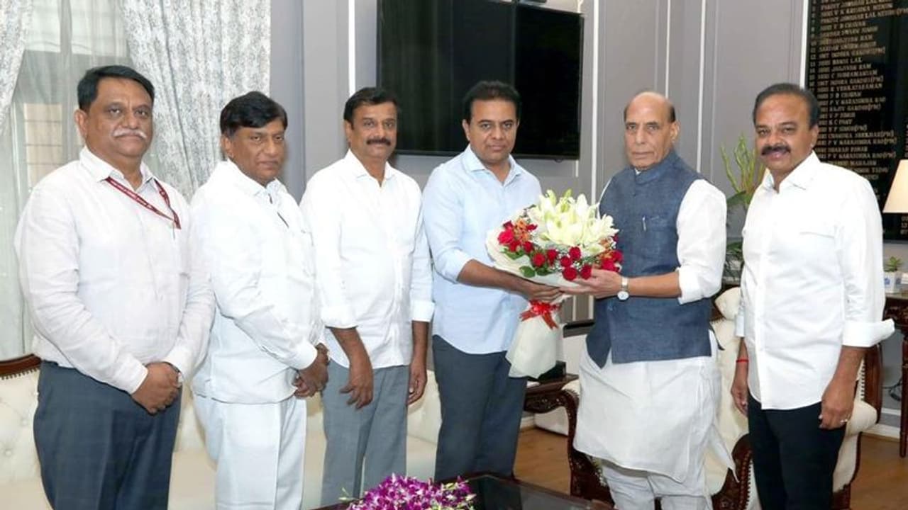 సికింద్రాబాద్ కంటోన్మెంట్ ఇష్యూ .. 9 ఏళ్లుగా కోరుతున్నా, స్పందన లేదు : కేంద్రంపై కేటీఆర్ ఆగ్రహం సికింద్రాబాద్ కంటోన్మెంట్ ఇష్యూ .. 9 ఏళ్లుగా కోరుతున్నా, స్పందన లేదు : కేంద్రంపై కేటీఆర్ ఆగ్రహం