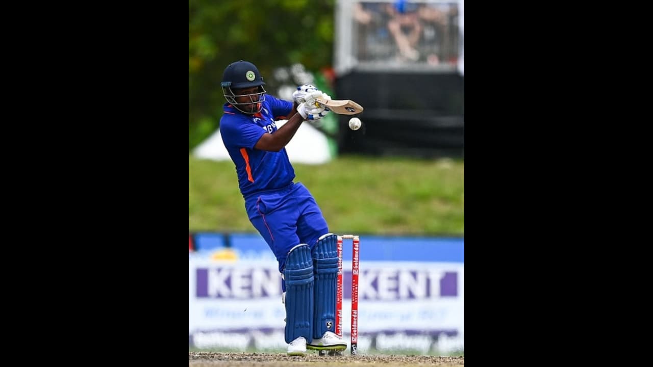 ഇനിയെങ്കിലും അവന് തുടര്ച്ചയായി അവസരം നല്കൂ, സഞ്ജു ടീമിന് മുതല്ക്കൂട്ടാകുമെന്ന ഉറപ്പുമായി ഇര്ഫാന് പത്താന് ഇനിയെങ്കിലും അവന് തുടര്ച്ചയായി അവസരം നല്കൂ, സഞ്ജു ടീമിന് മുതല്ക്കൂട്ടാകുമെന്ന ഉറപ്പുമായി ഇര്ഫാന് പത്താന്