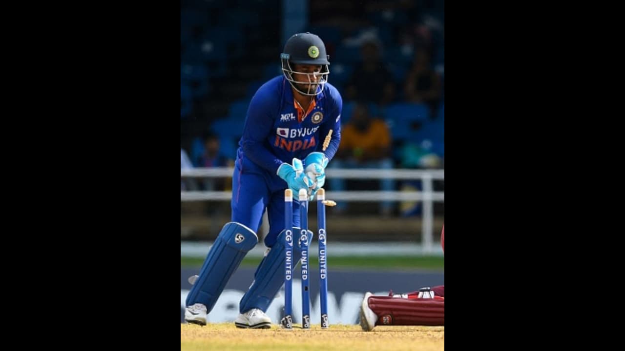 അയര്ലന്ഡ് പര്യടനത്തില് ഇഷാന് വിശ്രമം! സഞ്ജു കീപ്പറാവും; ഏഷ്യാ കപ്പില് നിന്ന് തഴയാനുള്ള കെണിയെന്ന് ആരാധകര് അയര്ലന്ഡ് പര്യടനത്തില് ഇഷാന് വിശ്രമം! സഞ്ജു കീപ്പറാവും; ഏഷ്യാ കപ്പില് നിന്ന് തഴയാനുള്ള കെണിയെന്ന് ആരാധകര്