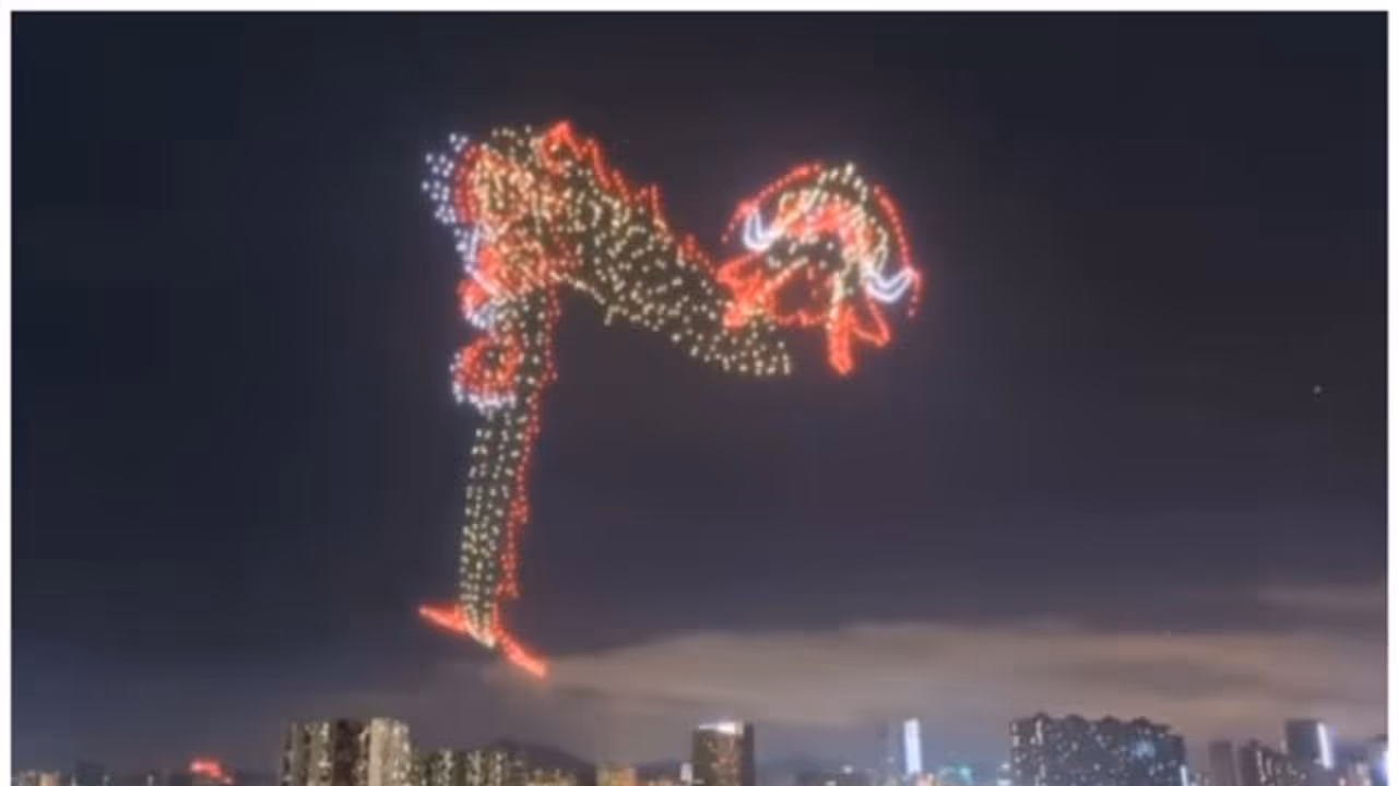 പാതിരാത്രിയില്‍ ആകാശത്ത് പറന്ന് നടക്കുന്ന ഡ്രാഗണ്‍; വീഡിയോ ഏറ്റെടുത്ത് സാമൂഹിക മാധ്യമങ്ങള്‍ 