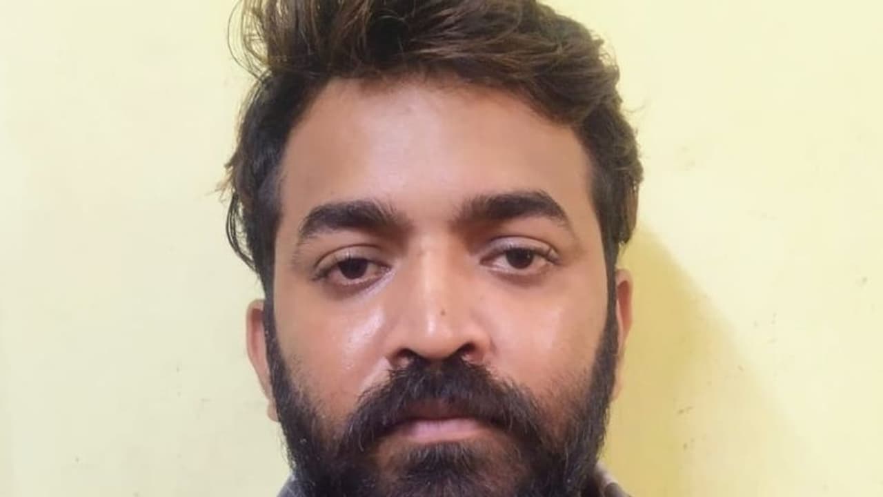 30ഓളം വീടുകളില് മോഷണം; മാടന് ജിത്തു പിടിയില് 30ഓളം വീടുകളില് മോഷണം; മാടന് ജിത്തു പിടിയില്