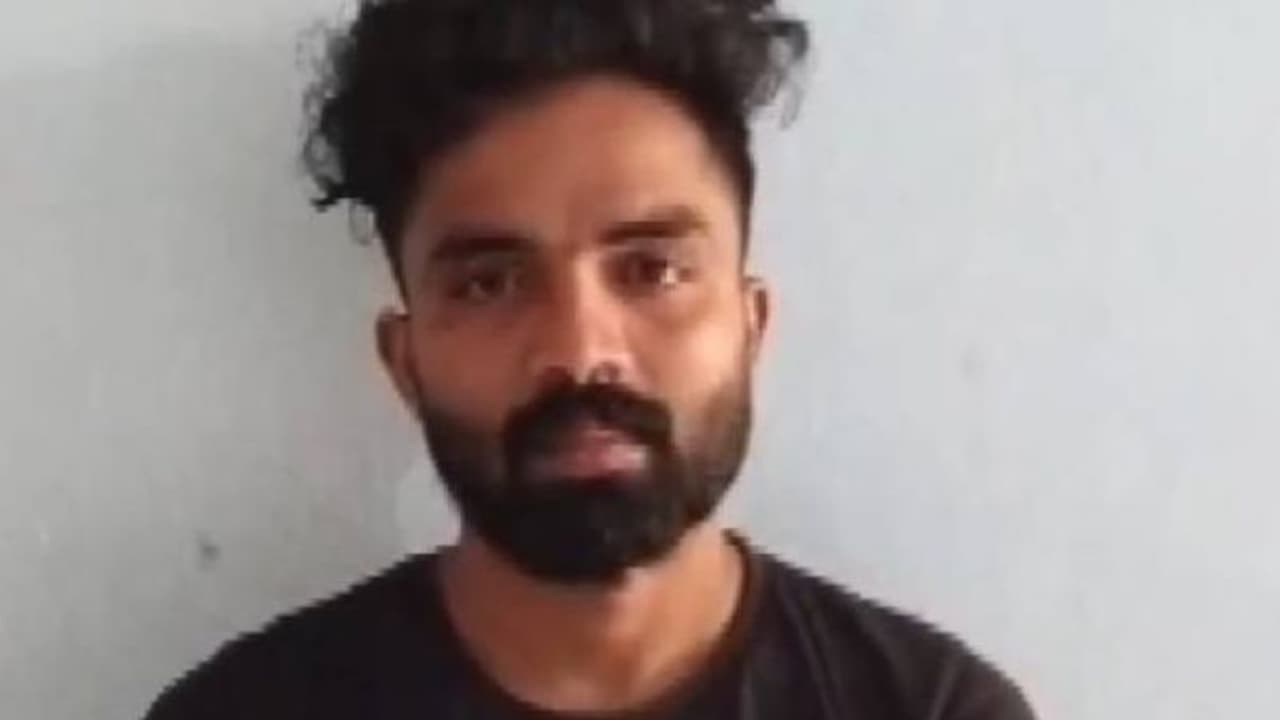 ബസില് യുവതിയോട് മോശം പെരുമാറ്റം; അറസ്റ്റിലായ യുവാവ് കാപ്പി മോഷണക്കേസിലും പ്രതി ബസില് യുവതിയോട് മോശം പെരുമാറ്റം; അറസ്റ്റിലായ യുവാവ് കാപ്പി മോഷണക്കേസിലും പ്രതി