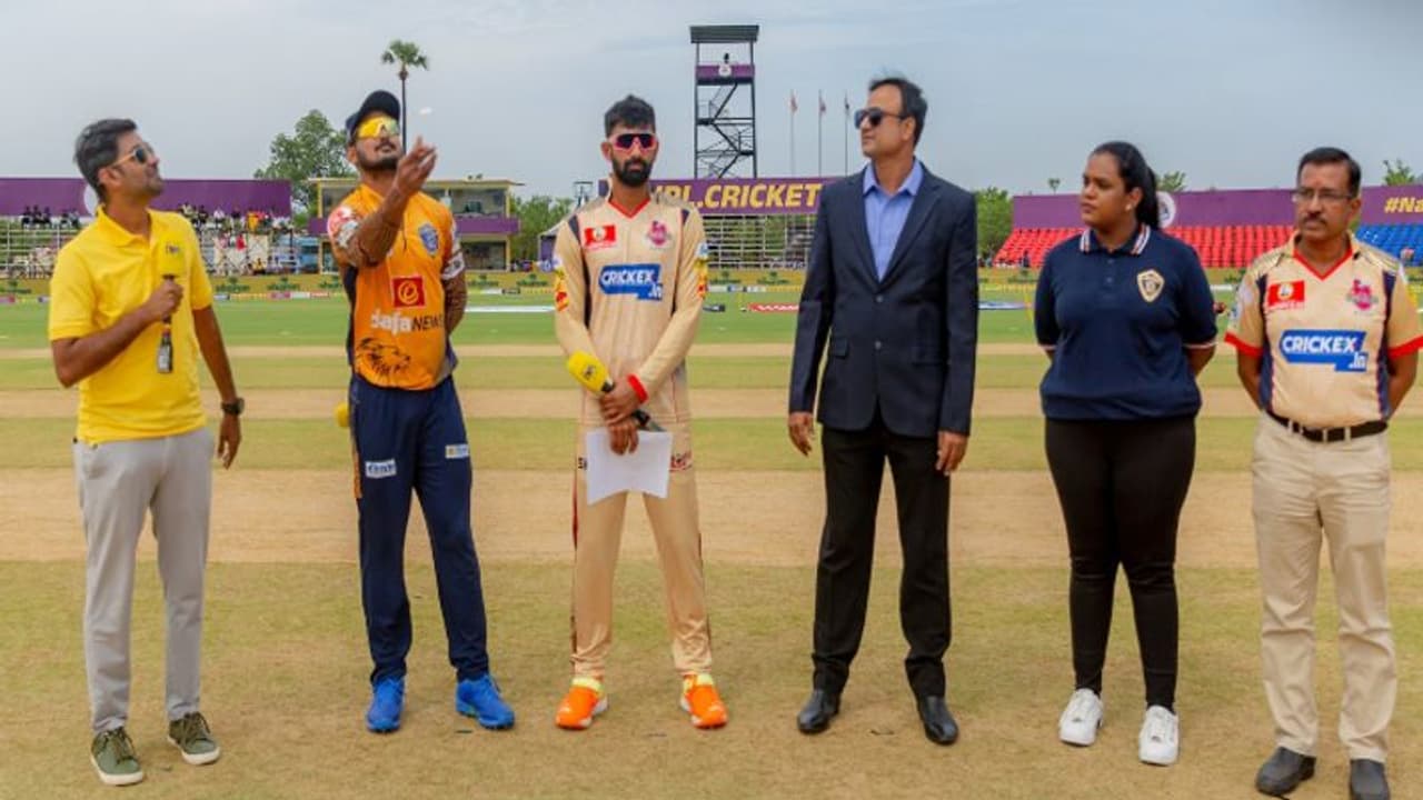 TNPL 2023: முதலிடம் பிடிக்குமா நெல்லை? டாஸ் வென்ற சேப்பாக்கம் பேட்டிங்! TNPL 2023: முதலிடம் பிடிக்குமா நெல்லை? டாஸ் வென்ற சேப்பாக்கம் பேட்டிங்!