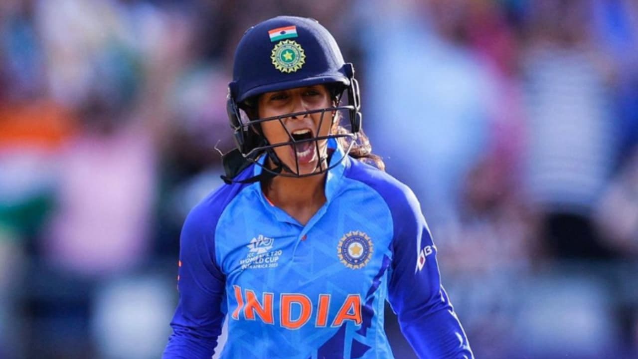 86 റണ്സും 3 റണ്ണിന് 4 വിക്കറ്റും! ജെമീമ റോഡ്രിഗസ് ഹീറോ; ബംഗ്ലാദേശിനെ തകർത്ത് ഇന്ത്യന് വനിതകള് 86 റണ്സും 3 റണ്ണിന് 4 വിക്കറ്റും! ജെമീമ റോഡ്രിഗസ് ഹീറോ; ബംഗ്ലാദേശിനെ തകർത്ത് ഇന്ത്യന് വനിതകള്