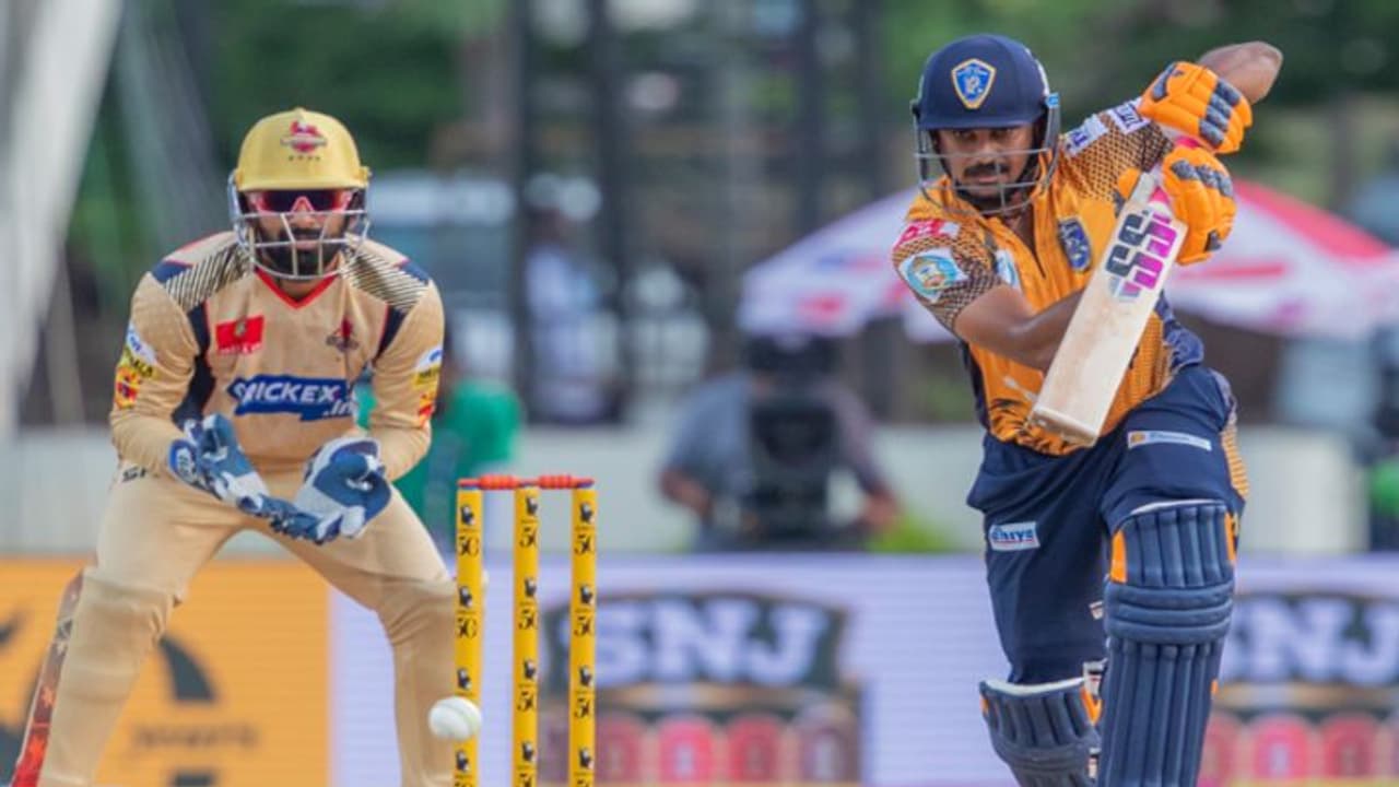 10 பவுண்டரி, 5 சிக்ஸர் – சதம் அடித்த கேப்டன் அருண் கார்த்திக்: நெல்லை ராயல் கிங்ஸ் அபார வெற்றி! 10 பவுண்டரி, 5 சிக்ஸர் – சதம் அடித்த கேப்டன் அருண் கார்த்திக்: நெல்லை ராயல் கிங்ஸ் அபார வெற்றி!