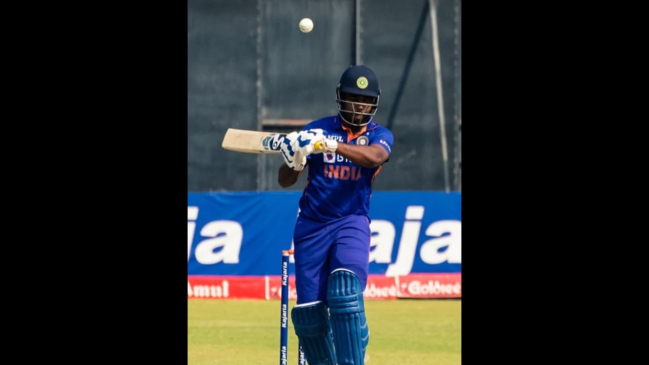 ഏകദിന ലോകകപ്പ്: സഞ്ജു സാംസണ് അടുത്ത ഭീഷണി; അഞ്ചാം നമ്പറില് പിടിവലി, മറ്റൊരു താരവും രംഗത്ത് ഏകദിന ലോകകപ്പ്: സഞ്ജു സാംസണ് അടുത്ത ഭീഷണി; അഞ്ചാം നമ്പറില് പിടിവലി, മറ്റൊരു താരവും രംഗത്ത്