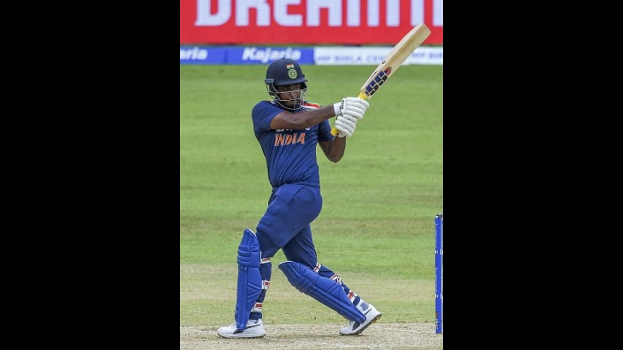 വിക്കറ്റ് കീപ്പറായില്ലെങ്കിലും സഞ്ജു സാംസണ് മുന്നില് ഒരു ഓപ്ഷന്; ഇന്ത്യ വിന്ഡീസ് ഏകദിന പരമ്പര നാളെ മുതല് വിക്കറ്റ് കീപ്പറായില്ലെങ്കിലും സഞ്ജു സാംസണ് മുന്നില് ഒരു ഓപ്ഷന്; ഇന്ത്യ വിന്ഡീസ് ഏകദിന പരമ്പര നാളെ മുതല്