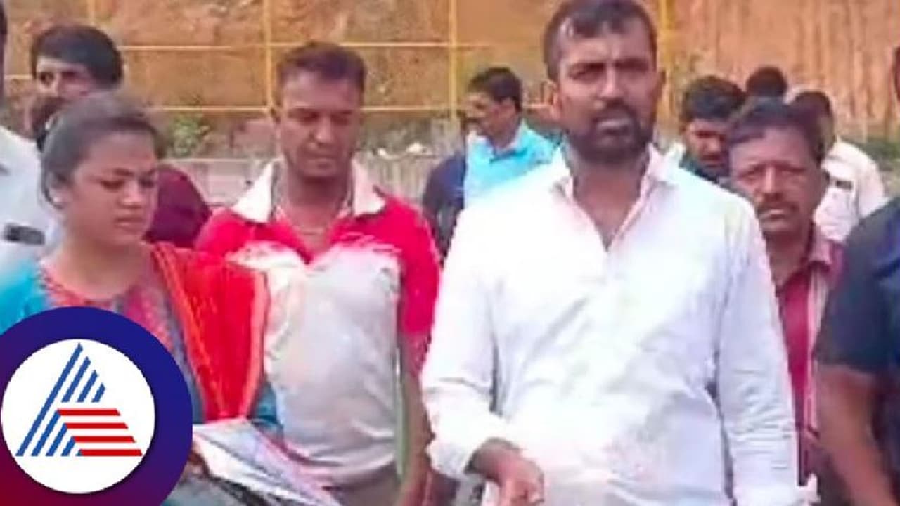 ಕೊಡಗು:; ಕಾಮಗಾರಿ ಮುಗಿಯುವ ಮೊದಲೇ ಬಿಲ್ಲು ಬಿಡುಗಡೆ? ಕ್ರೀಡಾಪಟುಗಳಿಗೆ ದೊರಕದ ಸಿಂಥೆಟಿಕ್ ಹಾಕಿ ಮೈದಾನ! ಕೊಡಗು:; ಕಾಮಗಾರಿ ಮುಗಿಯುವ ಮೊದಲೇ ಬಿಲ್ಲು ಬಿಡುಗಡೆ? ಕ್ರೀಡಾಪಟುಗಳಿಗೆ ದೊರಕದ ಸಿಂಥೆಟಿಕ್ ಹಾಕಿ ಮೈದಾನ!