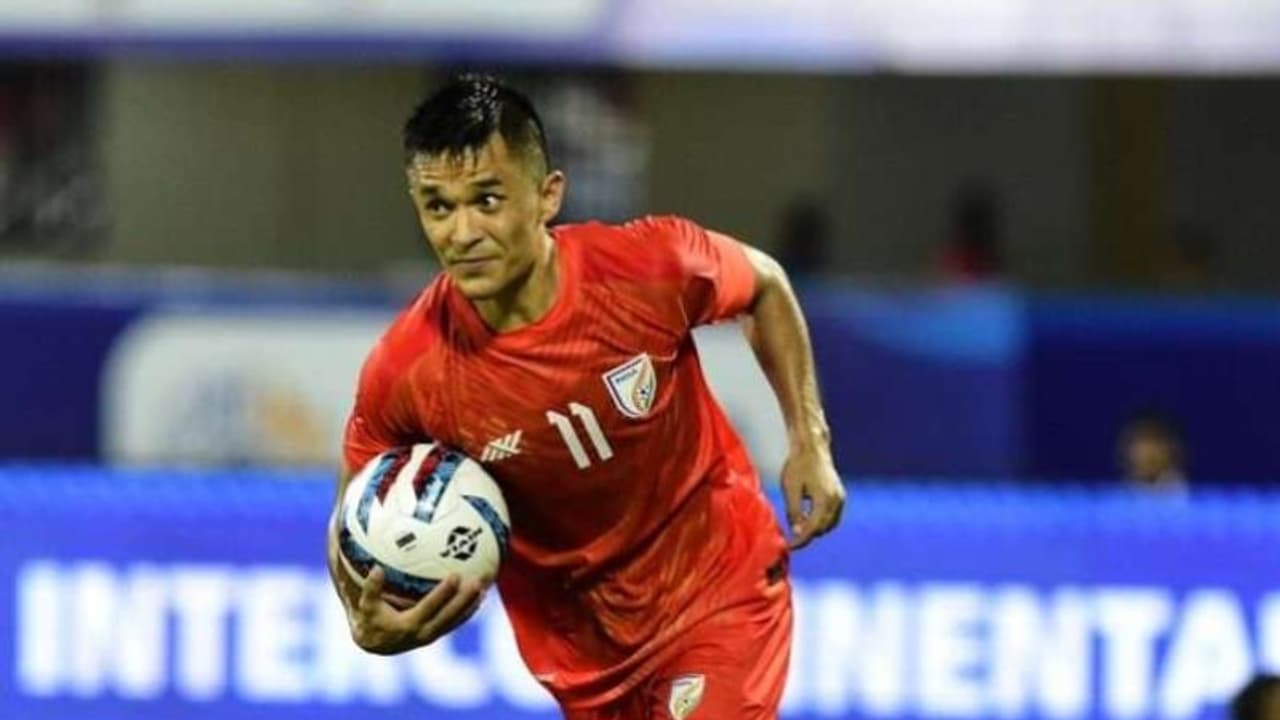 ഛേത്രിയും മഹേഷ് സിംഗും വലകുലുക്കി; നേപ്പാളിനെ പൂട്ടി സാഫ് കപ്പില് ഇന്ത്യ സെമിയില് ഛേത്രിയും മഹേഷ് സിംഗും വലകുലുക്കി; നേപ്പാളിനെ പൂട്ടി സാഫ് കപ്പില് ഇന്ത്യ സെമിയില്