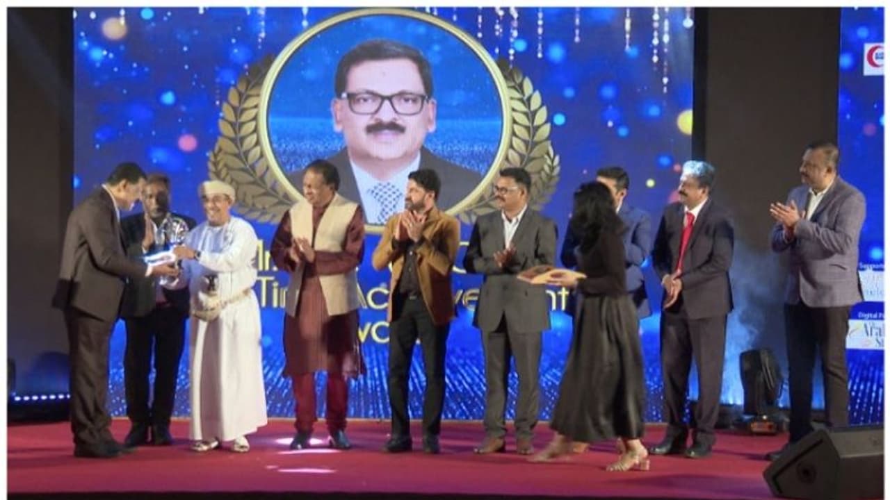 ഏഷ്യാനെറ്റ് ന്യൂസ് എജ്യുക്കേഷൻ എക്സലൻസ് പുരസ്കാരങ്ങൾ മസ്കത്തിൽ വിതരണം ചെയ്തു ഏഷ്യാനെറ്റ് ന്യൂസ് എജ്യുക്കേഷൻ എക്സലൻസ് പുരസ്കാരങ്ങൾ മസ്കത്തിൽ വിതരണം ചെയ്തു