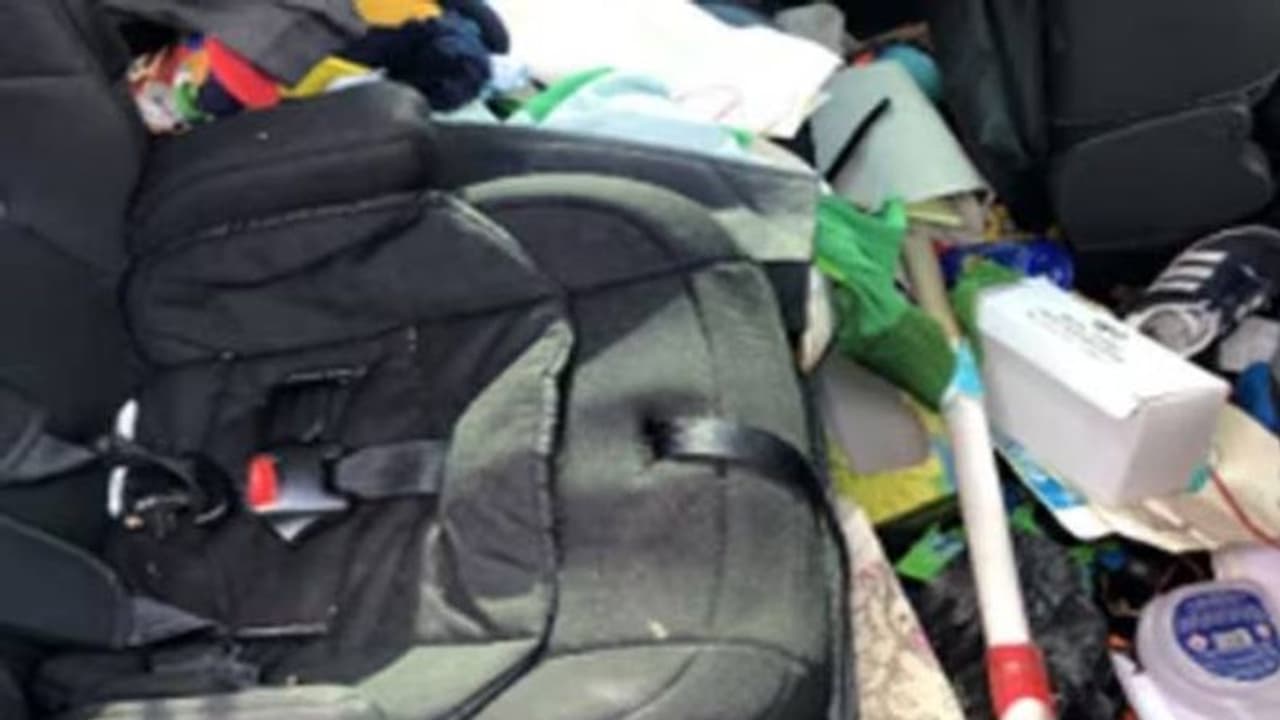 യുകെയിലെ ഏറ്റവും വൃത്തികെട്ട കാർ, ഉള്ളിലെ കാഴ്ചകൾ ഇത് യുകെയിലെ ഏറ്റവും വൃത്തികെട്ട കാർ, ഉള്ളിലെ കാഴ്ചകൾ ഇത്