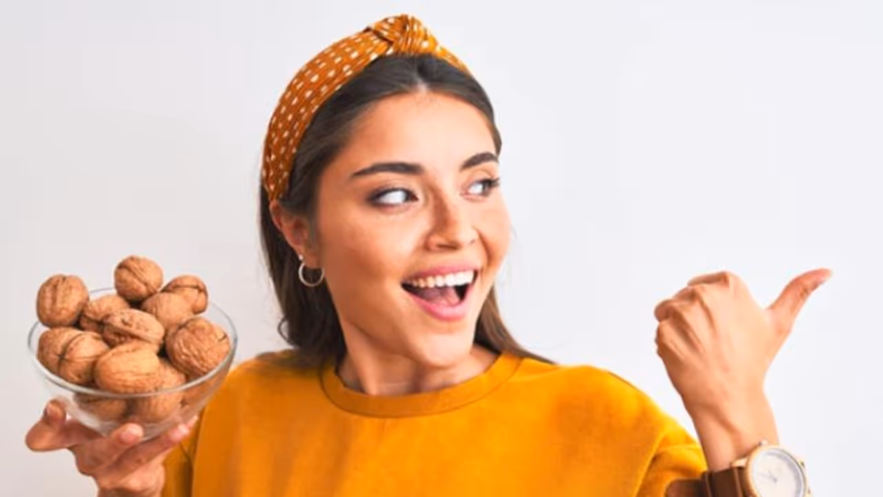 ചര്‍മ്മം കണ്ടാല്‍ പ്രായം തോന്നിക്കുന്നുണ്ടോ? ഈ നാല് നട്സുകള്‍ മാത്രം കഴിച്ചാല്‍ മതി...