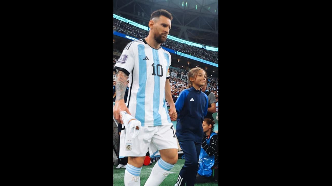 വിരമിക്കലിനെ കുറിച്ച് സൂചന നല്കി ലിയോണല് മെസി! താരത്തെ 16ന് ഇന്റര് മയാമി ജേഴ്സിയില് അവതരിപ്പിക്കും വിരമിക്കലിനെ കുറിച്ച് സൂചന നല്കി ലിയോണല് മെസി! താരത്തെ 16ന് ഇന്റര് മയാമി ജേഴ്സിയില് അവതരിപ്പിക്കും