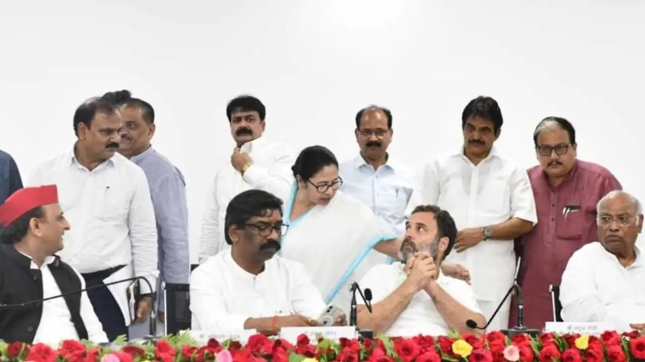 ಮೂರೇ ದಿನಕ್ಕೆ ವಿಪಕ್ಷಗಳ ಮೈತ್ರಿ ಠುಸ್‌! ಪರಸ್ಪರ ಕಚ್ಚಾಡಿಕೊಂಡ ಕಾಂಗ್ರೆಸ್‌, ಟಿಎಂಸಿ, ಸಿಪಿಎಂ