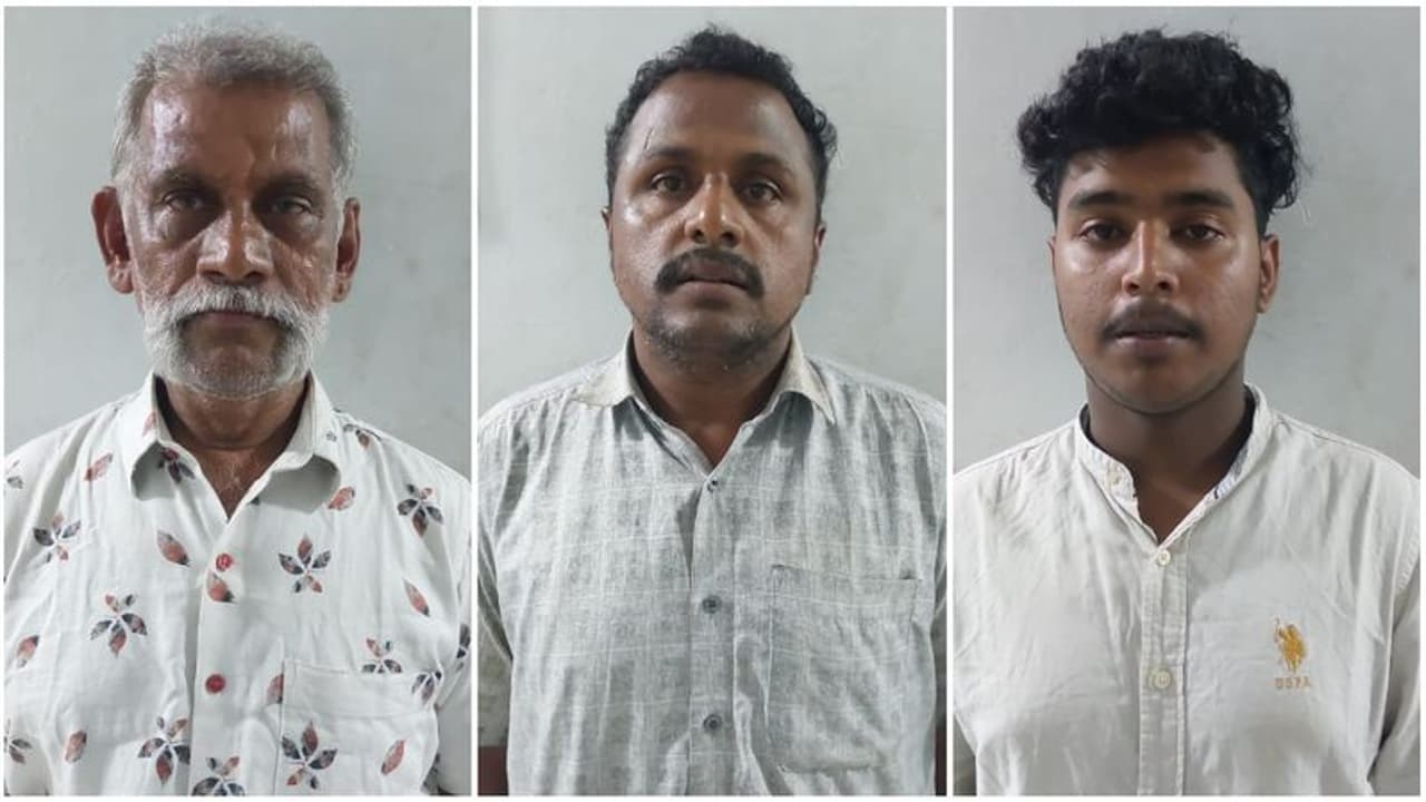 പൊലീസിനെ കണ്ടതോടെ പരുങ്ങല്‍, മുങ്ങാന്‍ ശ്രമം, അപകടം; കാർ പരിശോധനയില്‍ കണ്ടെത്തിയത് 30 ലക്ഷം രൂപയും സ്വർണവും