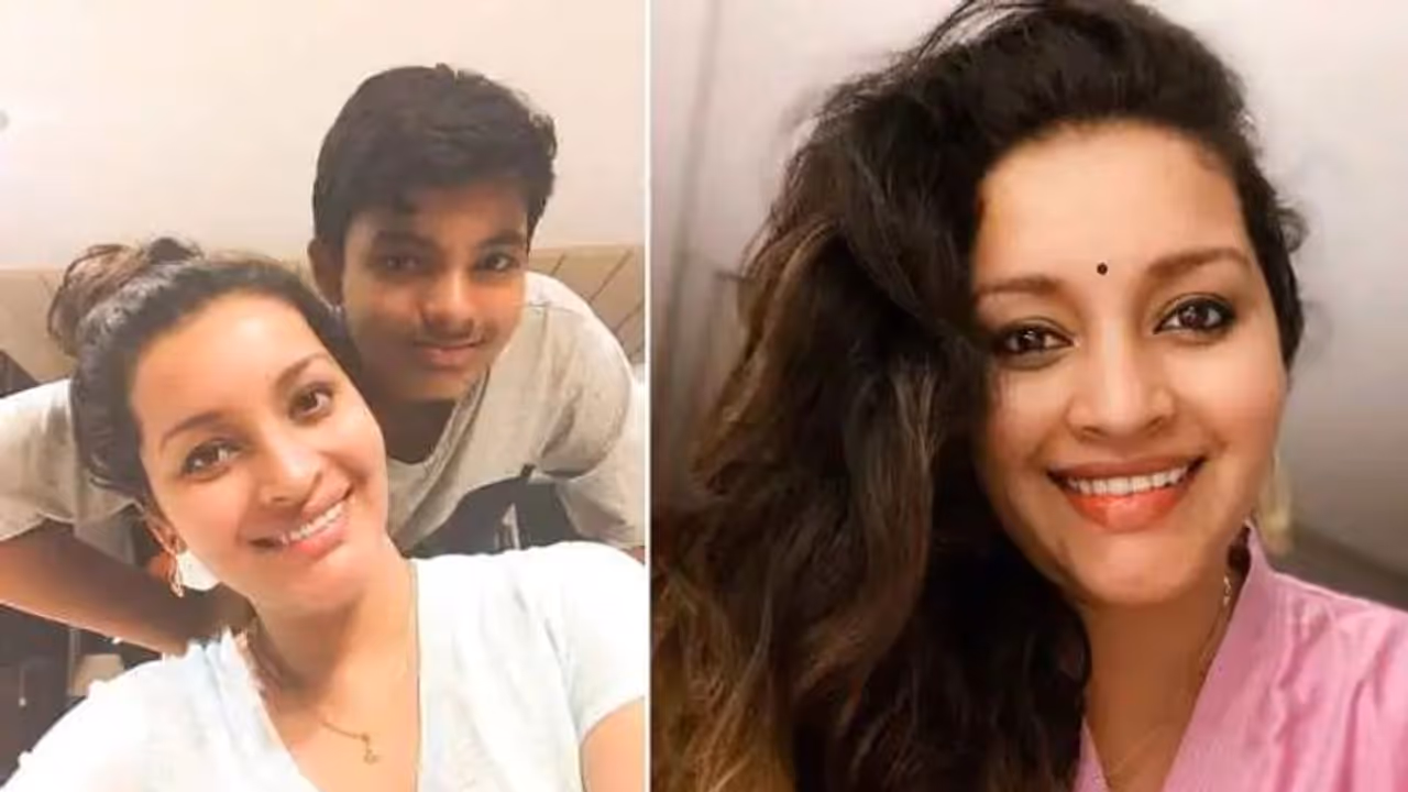 అకీరా వర్క్ అవుట్ వీడియో, గర్వంగా ఉందన్న రేణు దేశాయ్... లేటెస్ట్ లుక్ చూస్తే మైండ్ బ్లాక్! అకీరా వర్క్ అవుట్ వీడియో, గర్వంగా ఉందన్న రేణు దేశాయ్... లేటెస్ట్ లుక్ చూస్తే మైండ్ బ్లాక్!