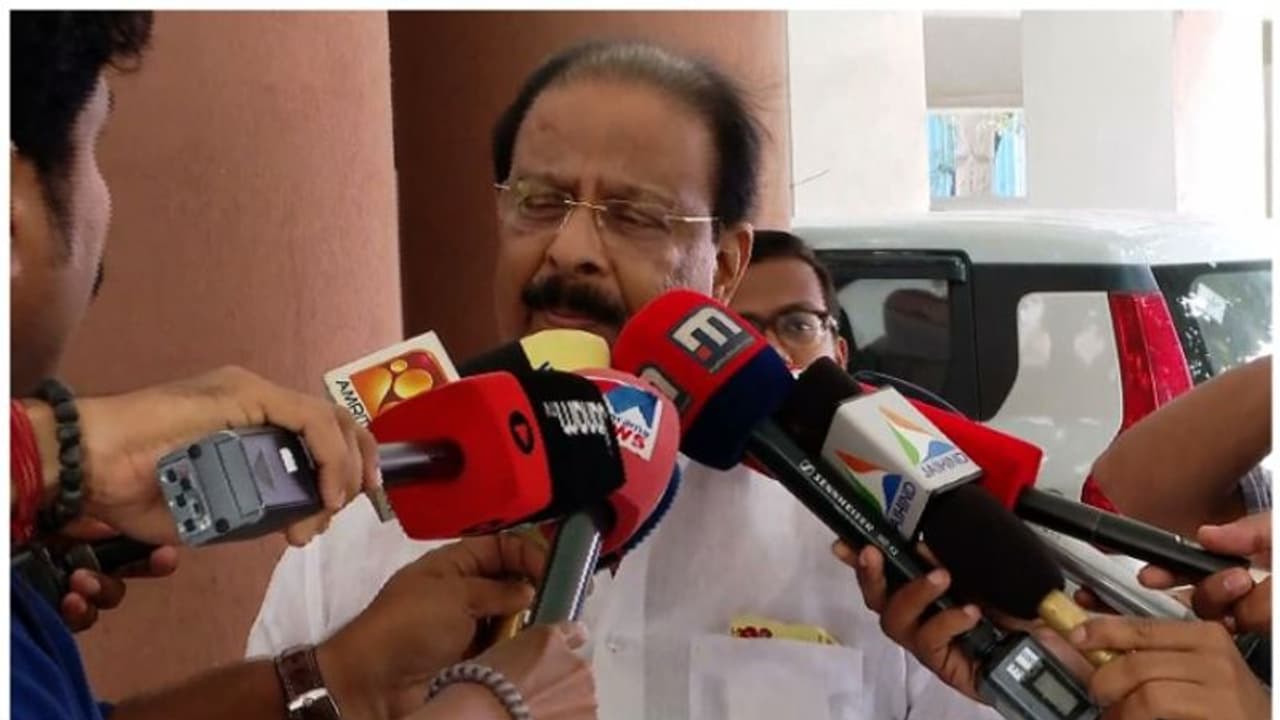 'സാമ്പത്തിക സ്രോതസ്സിനെക്കുറിച്ച് അന്വേഷണം ആരംഭിച്ചു, അക്കൗണ്ട് വിവരങ്ങൾ വെളിപ്പെടുത്താൻ ഭാര്യക്ക് കത്ത്'