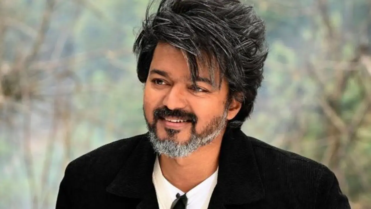 രാഷ്ട്രീയത്തിൽ ഇറങ്ങുന്നത് തടയാനാകില്ല, വിജയ് നല്ലത് ചെയ്താൽ ആളുകൾ പുറകെ വരും: നിർമാതാവ് 