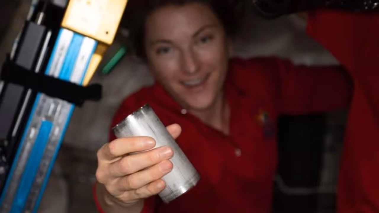 പുതിയ നേട്ടവുമായി നാസ; മൂത്രത്തില് നിന്നും വിയര്പ്പില് നിന്നും ശുദ്ധജലം... പുതിയ നേട്ടവുമായി നാസ; മൂത്രത്തില് നിന്നും വിയര്പ്പില് നിന്നും ശുദ്ധജലം...