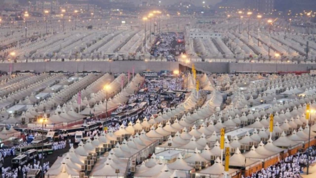 ഹജ്ജിന് ഇന്ന് തുടക്കമാവുന്നു; ദൈവത്തിന്റെ അതിഥികളായെത്തിയ തീർത്ഥാടകരാൽ ഭക്തി നിർഭരമായി മിനാ താഴ്വര ഹജ്ജിന് ഇന്ന് തുടക്കമാവുന്നു; ദൈവത്തിന്റെ അതിഥികളായെത്തിയ തീർത്ഥാടകരാൽ ഭക്തി നിർഭരമായി മിനാ താഴ്വര