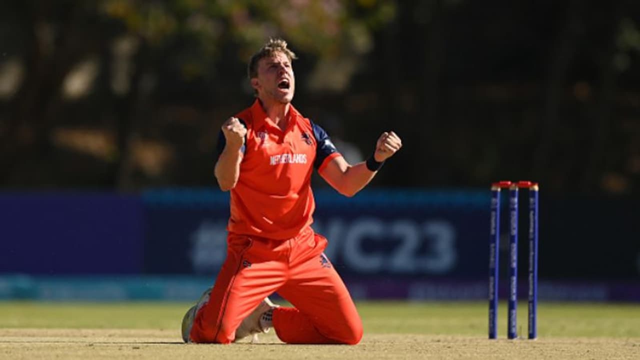 സൂപ്പര് ഓവറില് നെതര്ലന്ഡ്സ്; വെസ്റ്റ് ഇന്ഡീസിനെ പഞ്ഞിക്കിട്ട് ത്രില്ലര് ജയം സൂപ്പര് ഓവറില് നെതര്ലന്ഡ്സ്; വെസ്റ്റ് ഇന്ഡീസിനെ പഞ്ഞിക്കിട്ട് ത്രില്ലര് ജയം