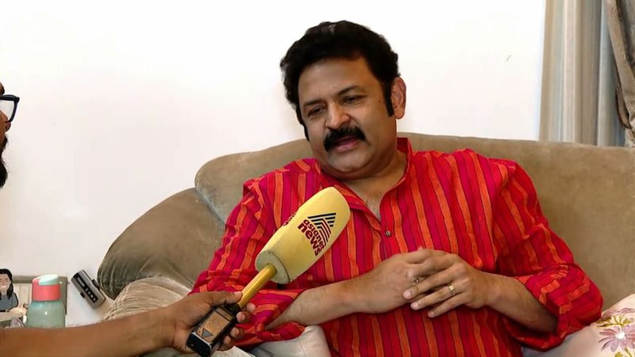 ക്ഷണിച്ചില്ല, വേദിയിൽ ഇരുത്തിയില്ല: ബിജെപി നേതൃത്വത്തെ അതൃപ്തി അറിയിച്ച് നടൻ കൃഷ്ണകുമാർ ക്ഷണിച്ചില്ല, വേദിയിൽ ഇരുത്തിയില്ല: ബിജെപി നേതൃത്വത്തെ അതൃപ്തി അറിയിച്ച് നടൻ കൃഷ്ണകുമാർ