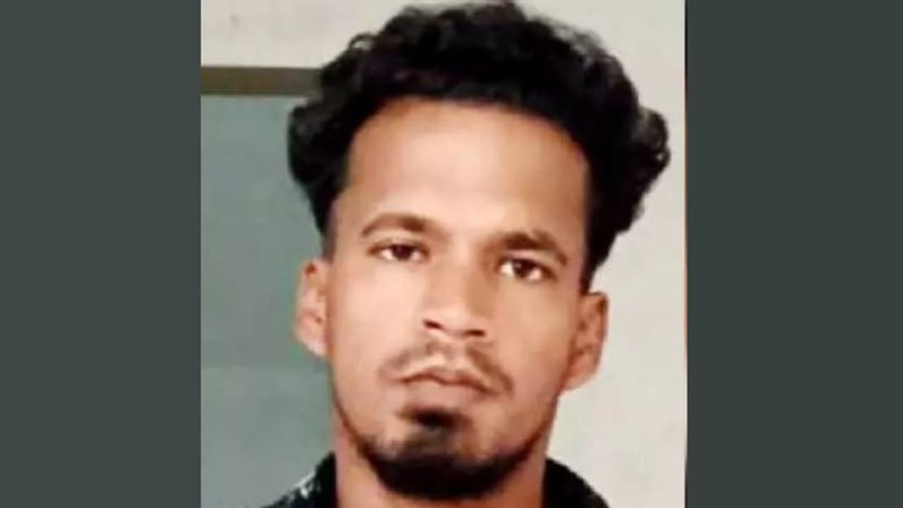 ചെലവിന് സ്വർണം പണയംവച്ച് ആശുപത്രിയിലെത്തി, ഓട്ടോയിൽ വച്ച പണം കാണാതായി, സിസിടിവിയിൽ കുടുങ്ങി മോഷ്ടാവ്, അറസ്റ്റ് ചെലവിന് സ്വർണം പണയംവച്ച് ആശുപത്രിയിലെത്തി, ഓട്ടോയിൽ വച്ച പണം കാണാതായി, സിസിടിവിയിൽ കുടുങ്ങി മോഷ്ടാവ്, അറസ്റ്റ്