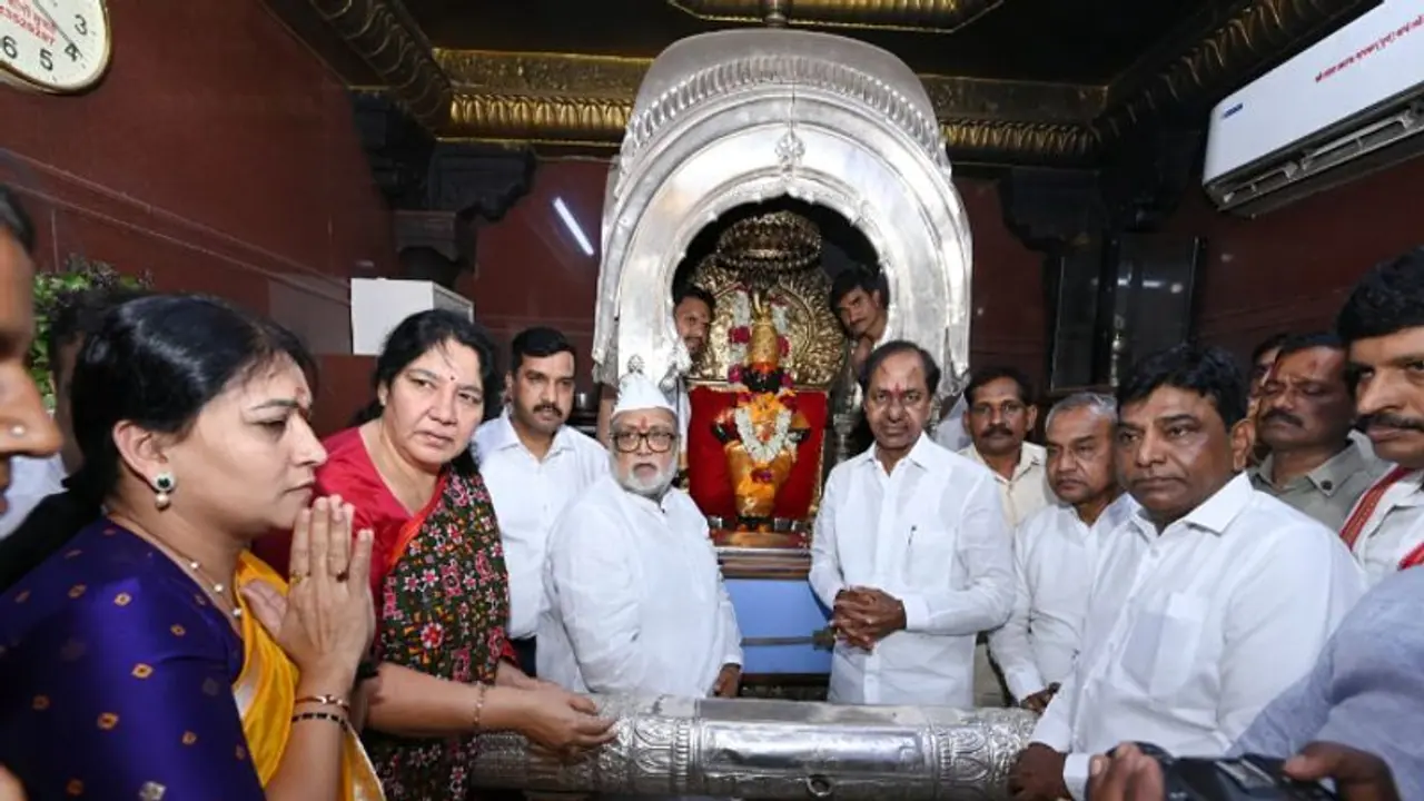 ಪಂಢರಾಪುರಕ್ಕೆ 600 ಕಾರುಗಳ ಸೇನೆಯ ಜತೆ ಹೋದ ಕೆಸಿಆರ್‌: ಚಂದ್ರಶೇಖರ್ ರಾವ್‌ ವಿರುದ್ಧ ಬಿಜೆಪಿ, ಶಿವಸೇನೆ, ಎನ್‌ಸಿಪಿ ಆಕ್ರೋಶ