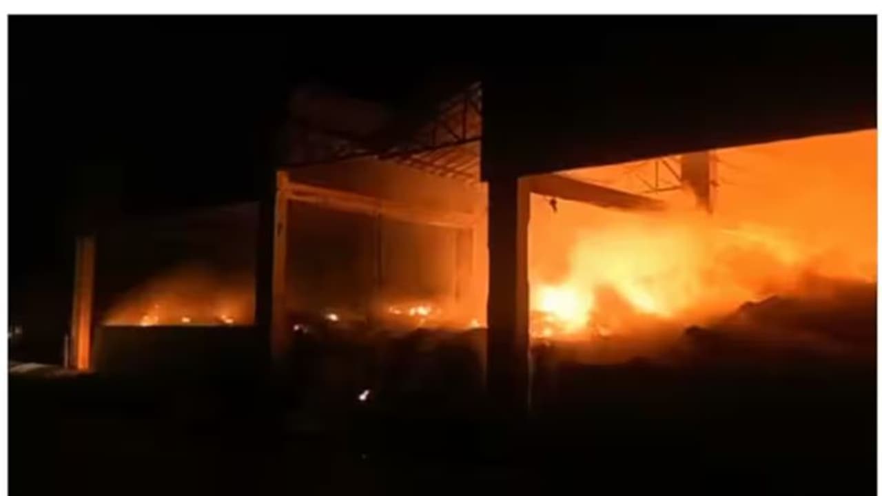 సాహితీ ఫార్మా అగ్ని ప్రమాదంలో గాయపడిన నలుగురి పరిస్థితి విషమం.. సాహితీ ఫార్మా అగ్ని ప్రమాదంలో గాయపడిన నలుగురి పరిస్థితి విషమం..