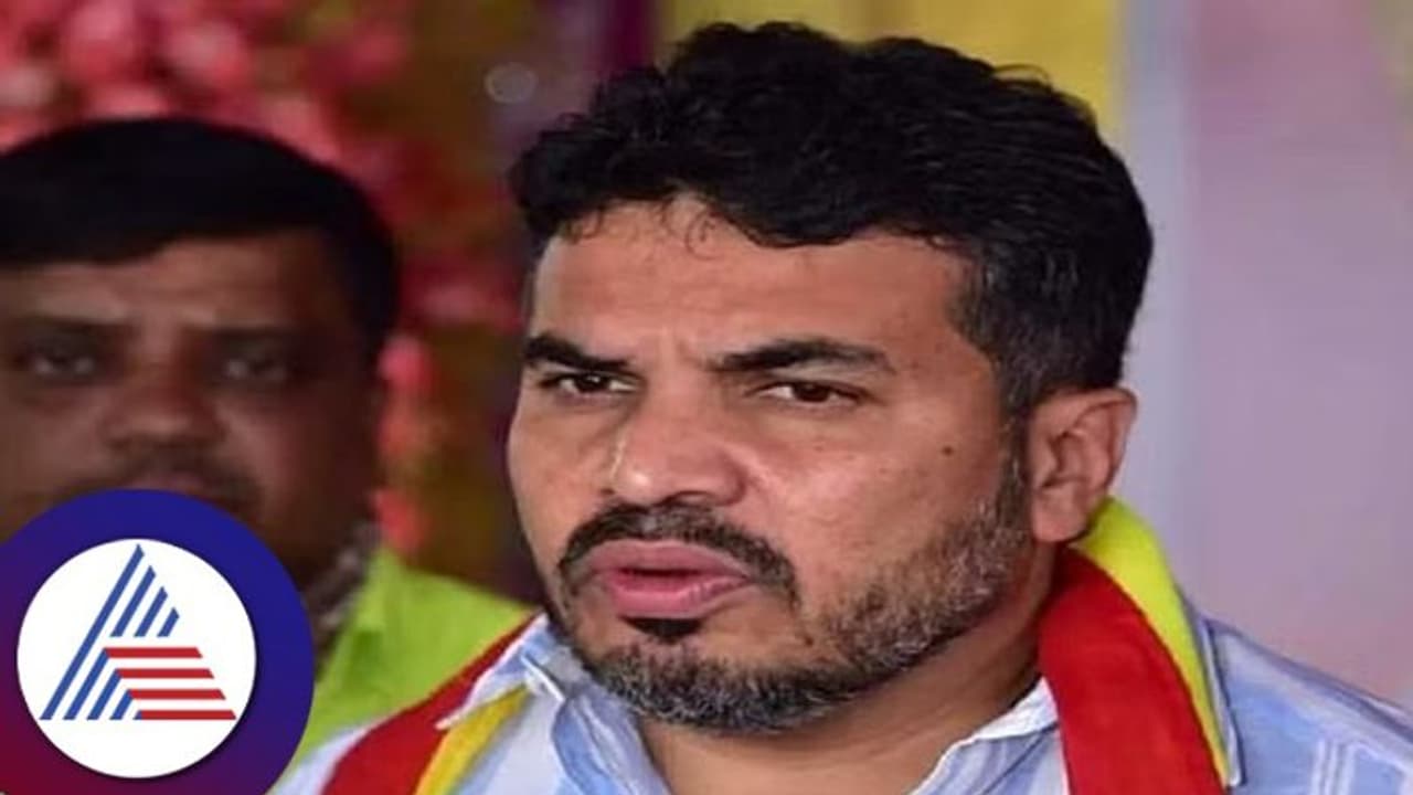 ಬಡ ಮಹಿಳೆಗೆ ಸ್ವತಃ ಶಾಸಕನಿಂದಲೇ ಶಸ್ತ್ರಚಿಕಿತ್ಸೆ. ಜರ್ಮನಿಯಿಂದ ಕೃತಕ ಕೀಲು ತರಿಸಿ ಸಹಾಯಹಸ್ತ ಬಡ ಮಹಿಳೆಗೆ ಸ್ವತಃ ಶಾಸಕನಿಂದಲೇ ಶಸ್ತ್ರಚಿಕಿತ್ಸೆ. ಜರ್ಮನಿಯಿಂದ ಕೃತಕ ಕೀಲು ತರಿಸಿ ಸಹಾಯಹಸ್ತ