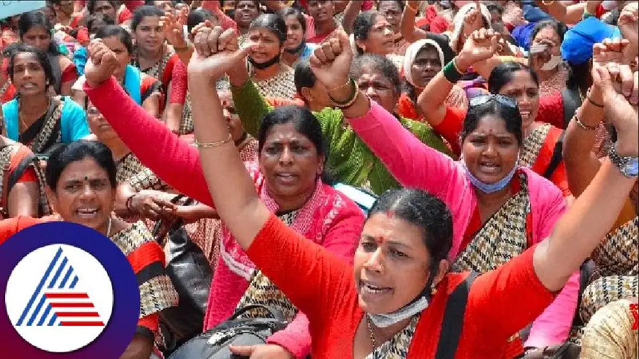 6ನೇ ಗ್ಯಾರಂಟಿಯಾಗಿ ಅಂಗನವಾಡಿ ಗೌರವಧನ ಹೆಚ್ಚಿಸುವಂತೆ ಸಿಬ್ಬಂದಿ ಪ್ರತಿಭಟನೆ