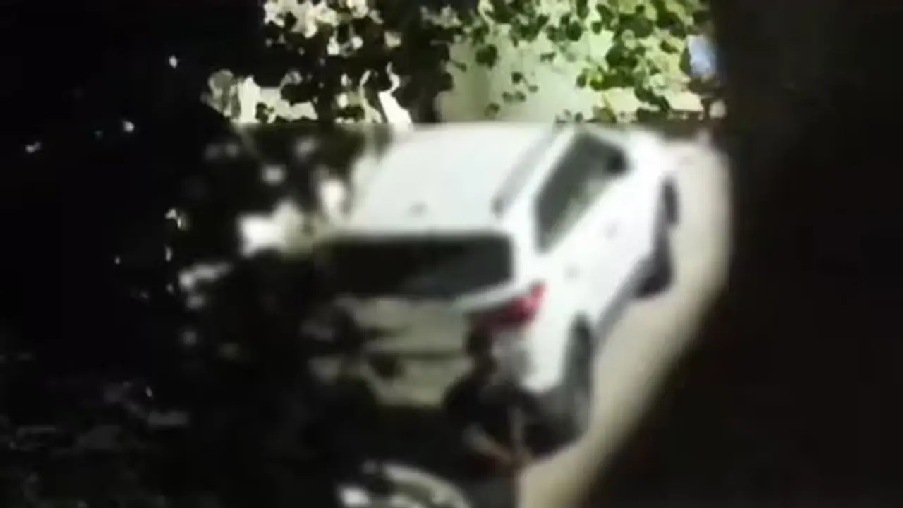 Video: லேடீஸ் ஹாஸ்டல் முன்பு நின்று சுய இன்பம்! நேரில் பார்த்த பெண்கள்! என்ன செய்தார்கள் தெரியுமா? 