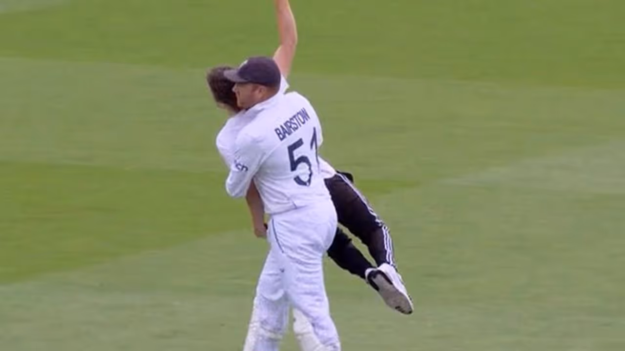 Ashes 2023: 'Well done Jonny Bairstow' England fans applaud him for picking up pitch invader in Lord's Test Ashes 2023: 'Well done Jonny Bairstow' England fans applaud him for picking up pitch invader in Lord's Test