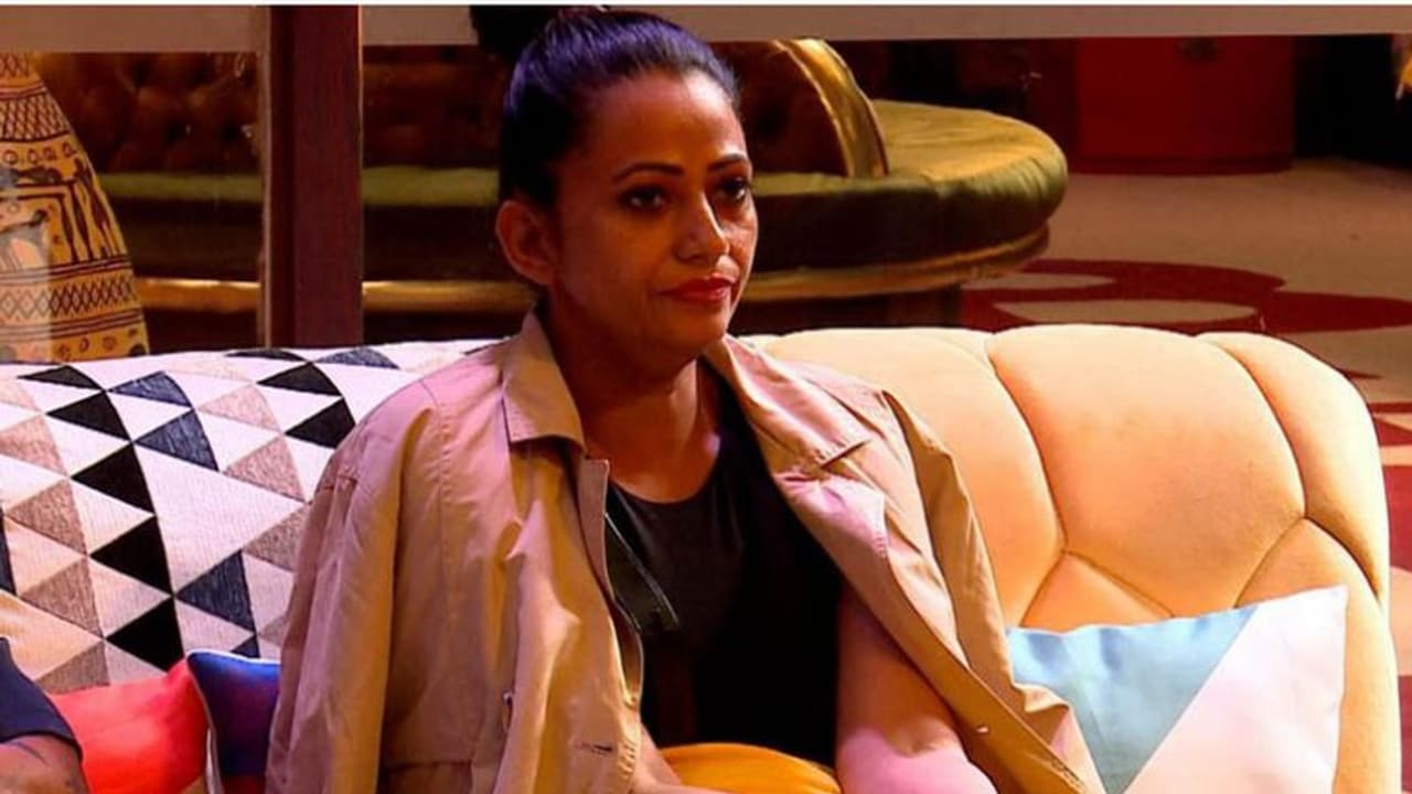 ബിഗ് ബോസ് ഒടിടിയിലും ട്വിസ്റ്റ്, ഷോയില്‍ നിന്ന് ഒരാള്‍ പുറത്ത്