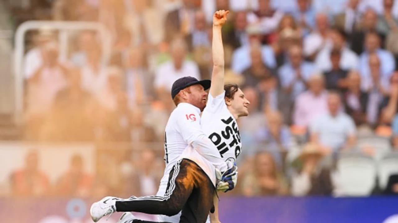 പ്രതിഷേധക്കാരനെ ബൗണ്ടറി കടത്തിയ ബെയര്സ്റ്റോ 'മല്ലയ്യ'ക്ക് കൈയടി; ബ്രിട്ടീഷ് പ്രധാനമന്ത്രിയുടെ അഭിനന്ദനം പ്രതിഷേധക്കാരനെ ബൗണ്ടറി കടത്തിയ ബെയര്സ്റ്റോ 'മല്ലയ്യ'ക്ക് കൈയടി; ബ്രിട്ടീഷ് പ്രധാനമന്ത്രിയുടെ അഭിനന്ദനം