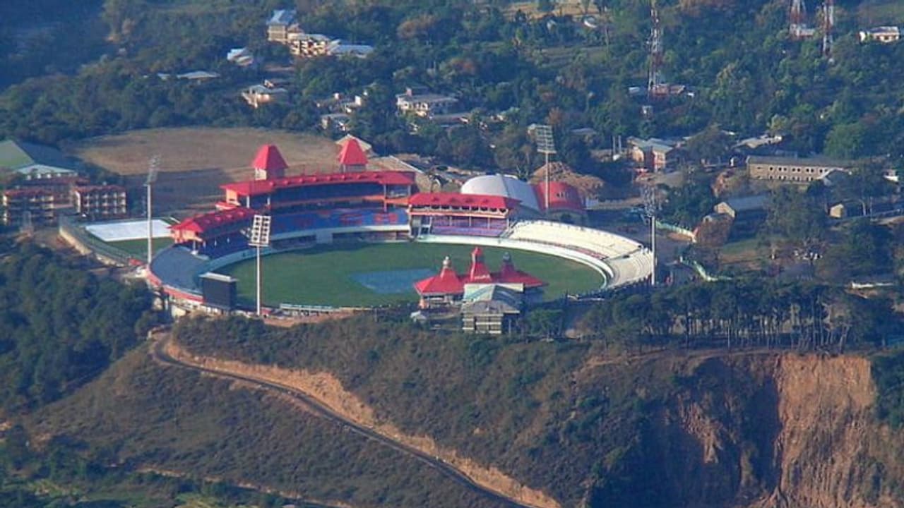 புதிதாக அமைக்கப்பட்ட அவுட்பீல்டில் 5 முக்கியமான போட்டிகள் இமாச்சல பிரதேச கிரிக்கெட் சங்கம் ஹேப்பி புதிதாக அமைக்கப்பட்ட அவுட்பீல்டில் 5 முக்கியமான போட்டிகள் இமாச்சல பிரதேச கிரிக்கெட் சங்கம் ஹேப்பி