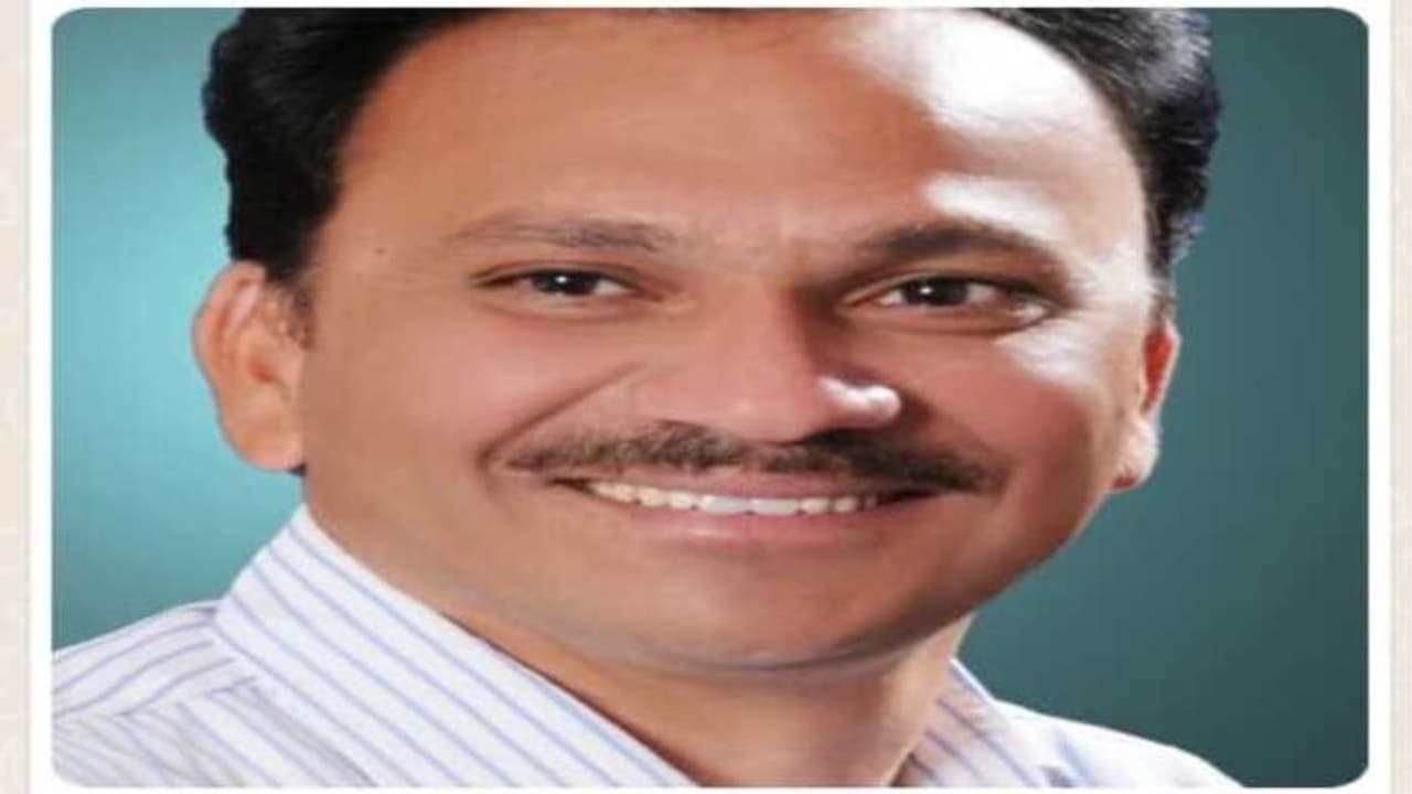 డా.తిరునగరి శ్రీనివాస్ కవిత : ‘‘ నీకు నీవే ’’