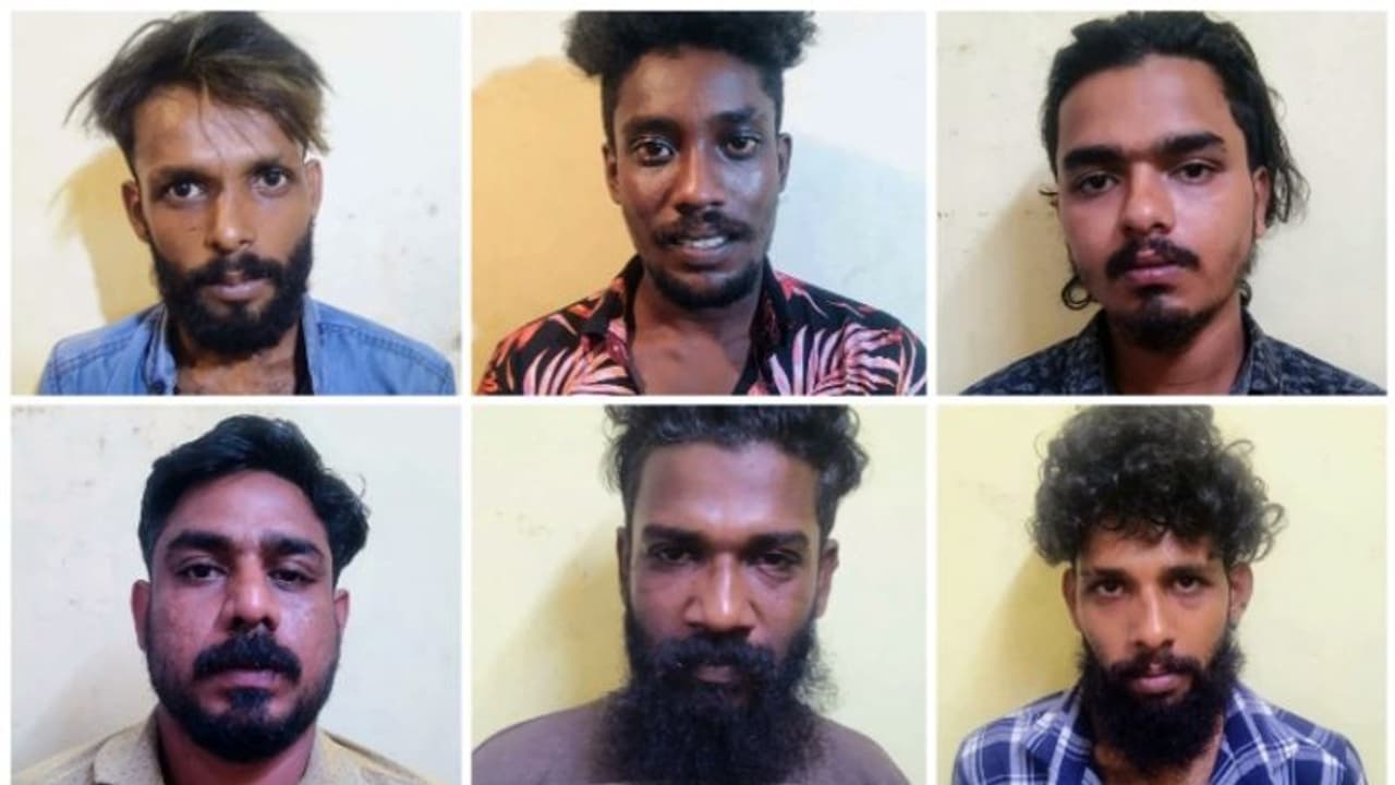 ക്വട്ടേഷൻ സംഘം എത്തിയത് ഓട്ടോയില്, തോക്ക് ചൂണ്ടി ഭീഷണിപ്പെടുത്തി, യുവാക്കളുടെ പണം കവർന്നു; 6 പേർ അറസ്റ്റിൽ ക്വട്ടേഷൻ സംഘം എത്തിയത് ഓട്ടോയില്, തോക്ക് ചൂണ്ടി ഭീഷണിപ്പെടുത്തി, യുവാക്കളുടെ പണം കവർന്നു; 6 പേർ അറസ്റ്റിൽ