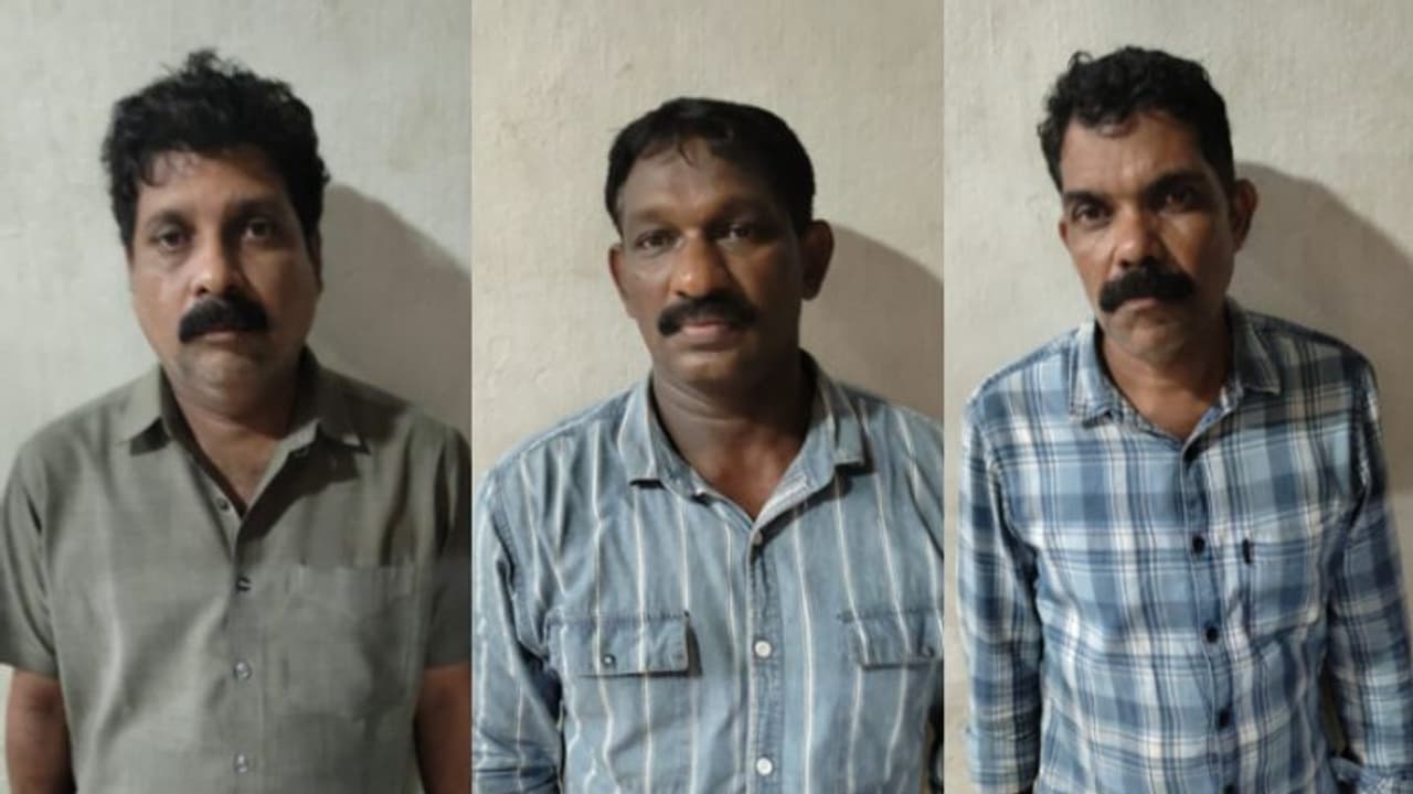 ആഭരണ നിര്മാണശാല ജീവനക്കാരനും സംഘവും കവർന്നത് 55 ലക്ഷം രൂപയുടെ സ്വര്ണം; മൂന്നുപേര് അറസ്റ്റില് ആഭരണ നിര്മാണശാല ജീവനക്കാരനും സംഘവും കവർന്നത് 55 ലക്ഷം രൂപയുടെ സ്വര്ണം; മൂന്നുപേര് അറസ്റ്റില്