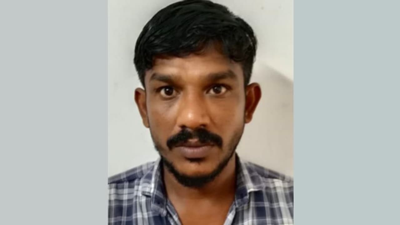 തിയേറ്റർ പാർക്കിങ്ങിൽ നിന്ന് മോഷ്ടിച്ച ബൈക്കുമായി നേരെ ചെന്നുകയറിയത് പൊലീസിന്റ വാഹന പരിശോധനയിലേക്ക്, അറസ്റ്റ്