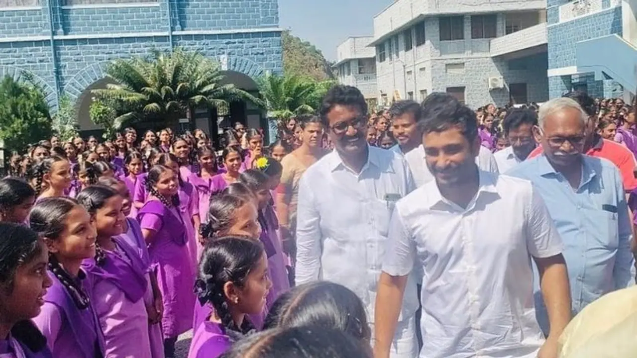 மக்களுக்காக சேவை செய்யவே வருகிறேன் – அம்பத்தி ராயுடு! மக்களுக்காக சேவை செய்யவே வருகிறேன் – அம்பத்தி ராயுடு!