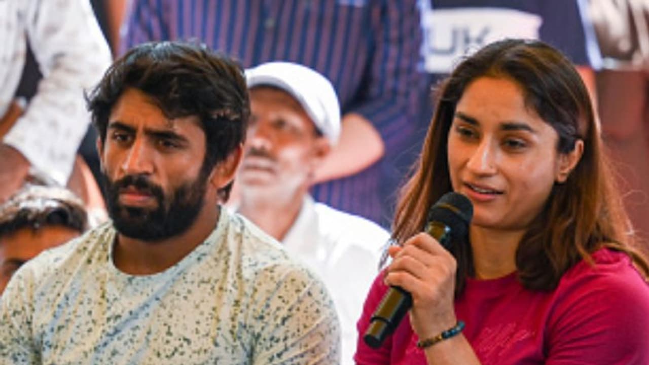 ബജറങ് പുനിയയും വിനേഷ് ഫോഗത്തും പരിശീലനത്തിന് വിദേശത്തേക്ക്