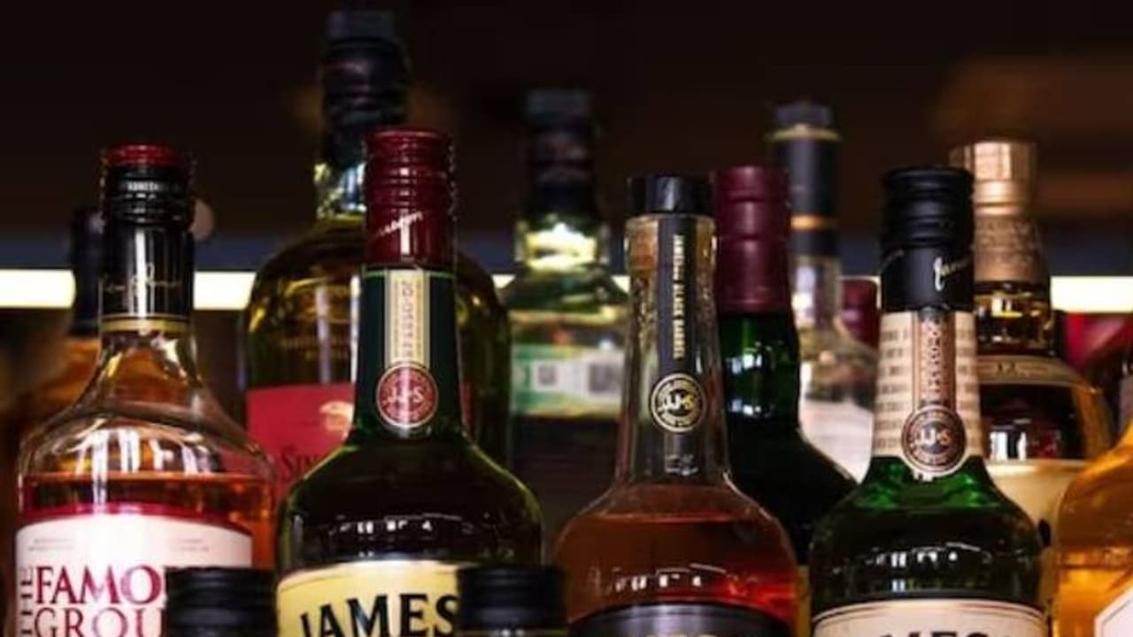 ലോകത്തിലെ ഏറ്റവും ആഡംബര വോഡ്ക, വില 30 കോടി! ലോകത്തിലെ ഏറ്റവും ആഡംബര വോഡ്ക, വില 30 കോടി!