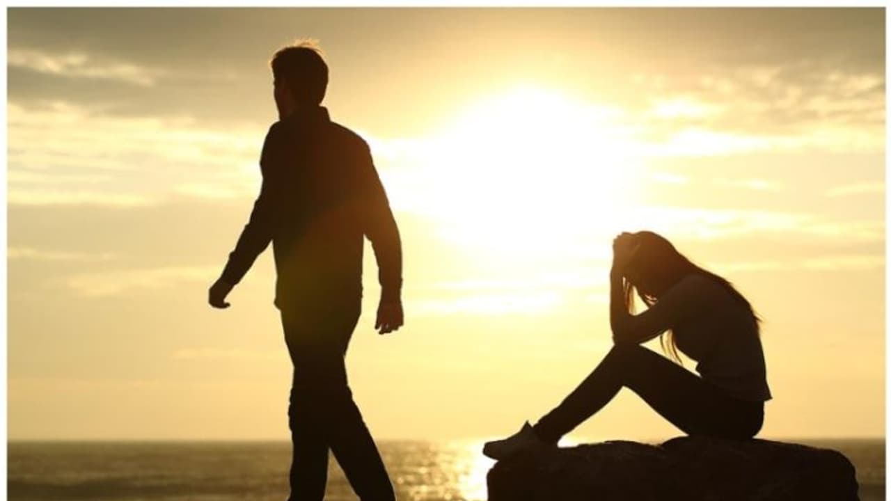 ಈ 4 ರಾಶಿಯವರು ಪ್ರೀತಿಸಿ ಮೋಸ ಮಾಡುತ್ತಾರಂತೆ..! ಈ 4 ರಾಶಿಯವರು ಪ್ರೀತಿಸಿ ಮೋಸ ಮಾಡುತ್ತಾರಂತೆ..!