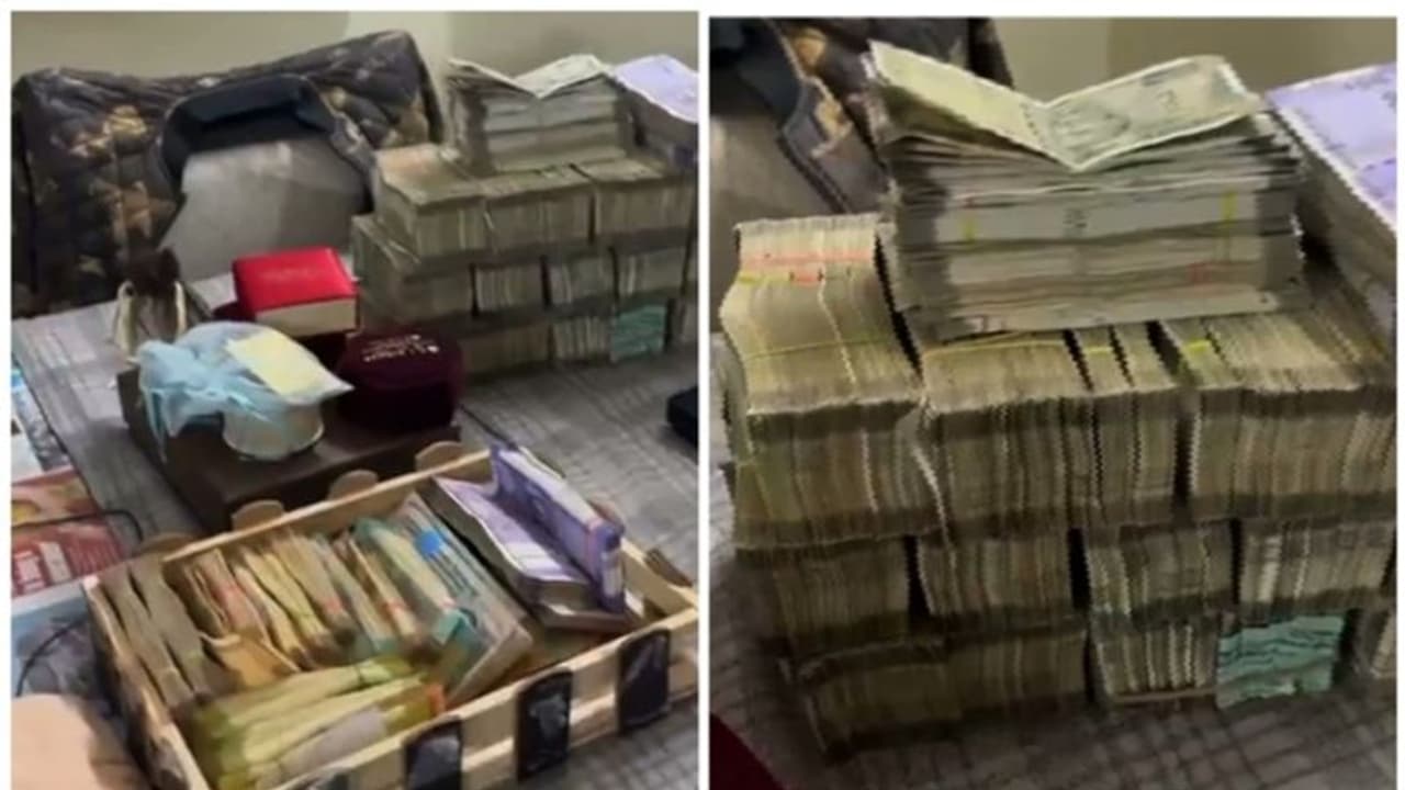 കോടികളുടെ സ്വർണ്ണം, 4 ആഡംബരകാറുകൾ, ബിനാമി സ്വത്തുക്കൾ; ബെം​ഗളൂരുവിൽ ലോകായുക്ത റെയ്ഡ്, തഹസീൽദാർ അറസ്റ്റിൽ