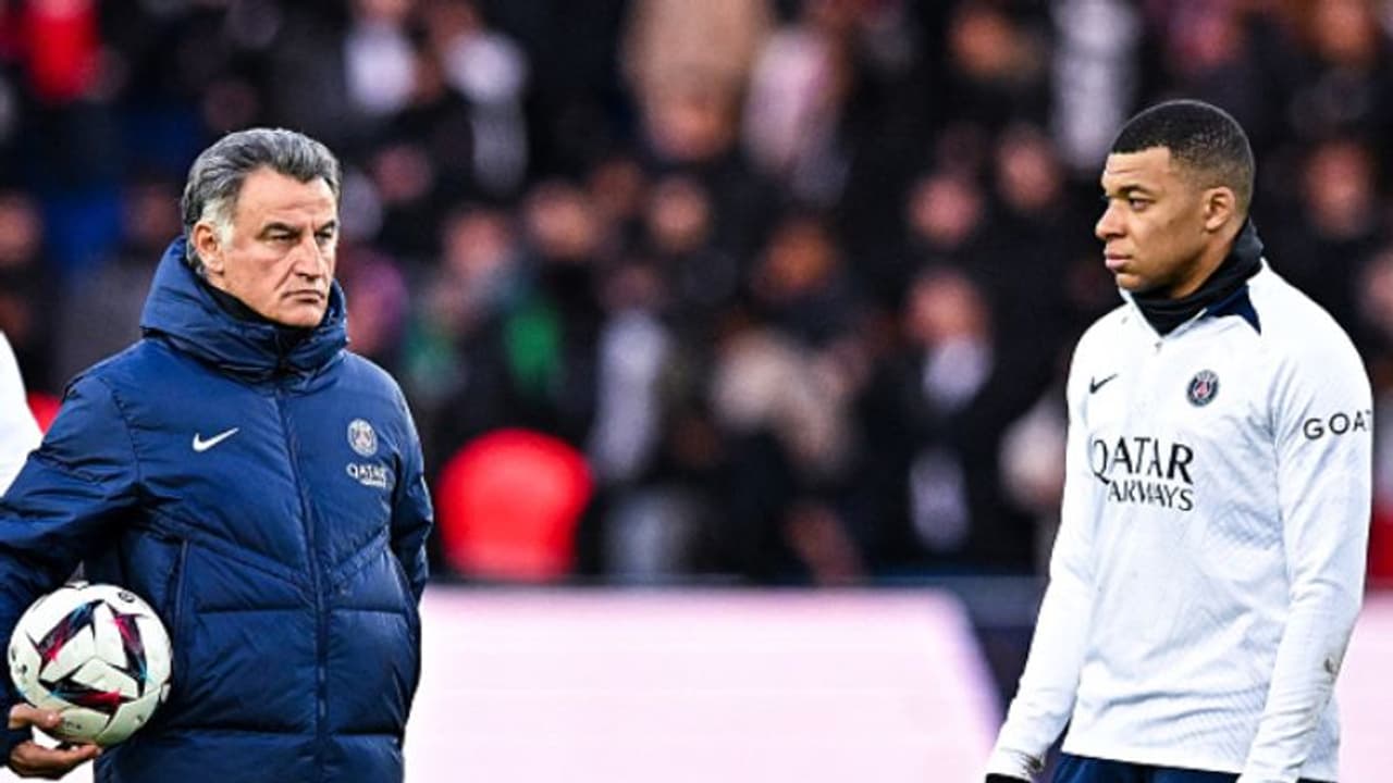 മുസ്ലീം താരങ്ങളോടും കറുത്ത വര്ഗക്കാരോടും വിവേചനം, പി എസ് ജി പരിശീലകനും മകനും അറസ്റ്റില് മുസ്ലീം താരങ്ങളോടും കറുത്ത വര്ഗക്കാരോടും വിവേചനം, പി എസ് ജി പരിശീലകനും മകനും അറസ്റ്റില്