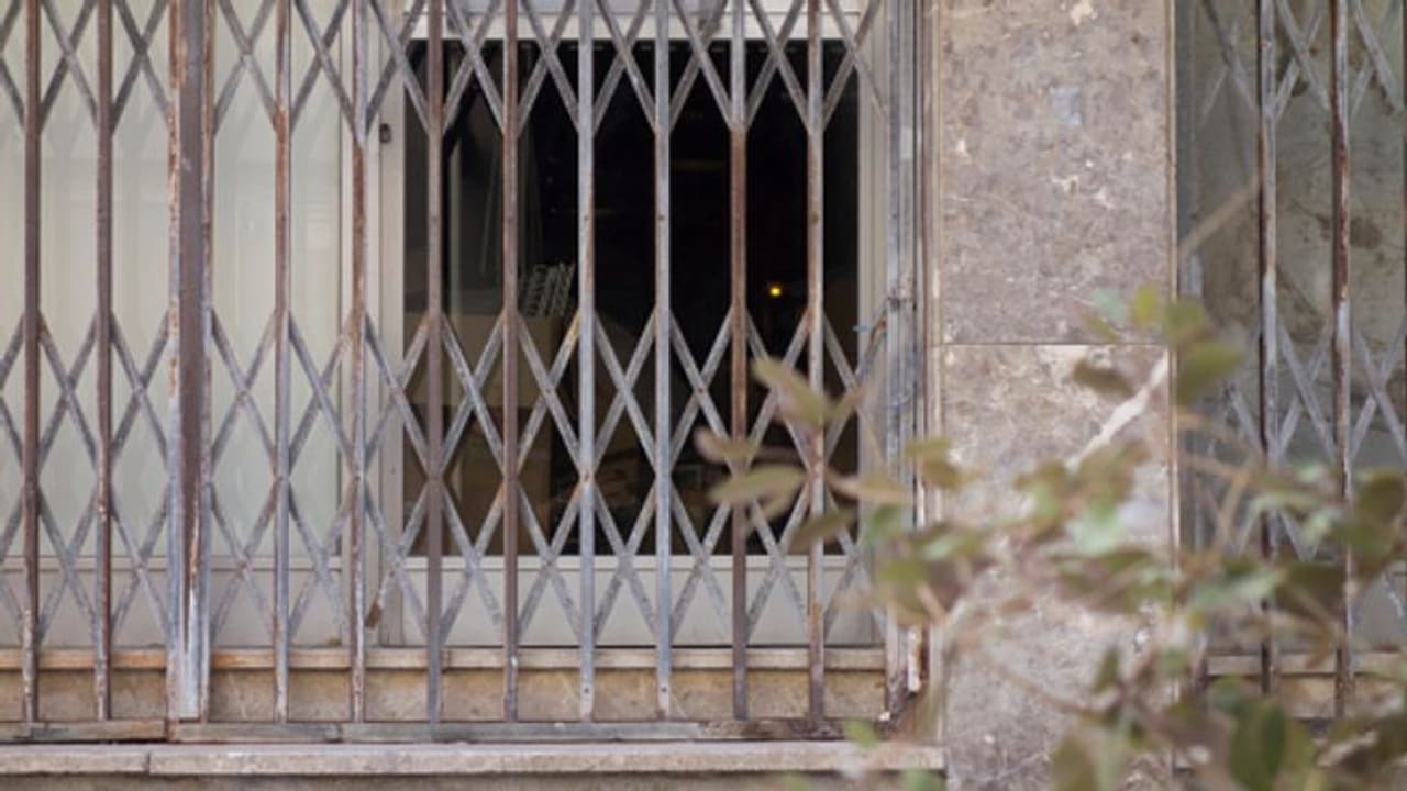 ജോലിക്ക് പോയി തിരികെ വന്നപ്പോൾ ഗേറ്റില്ല, പകച്ച് വീട്ടുകാർ; പട്ടാപ്പകൽ ഗേറ്റ് മോഷ്ടിച്ച യുവാക്കൾ പിടിയിൽ ജോലിക്ക് പോയി തിരികെ വന്നപ്പോൾ ഗേറ്റില്ല, പകച്ച് വീട്ടുകാർ; പട്ടാപ്പകൽ ഗേറ്റ് മോഷ്ടിച്ച യുവാക്കൾ പിടിയിൽ